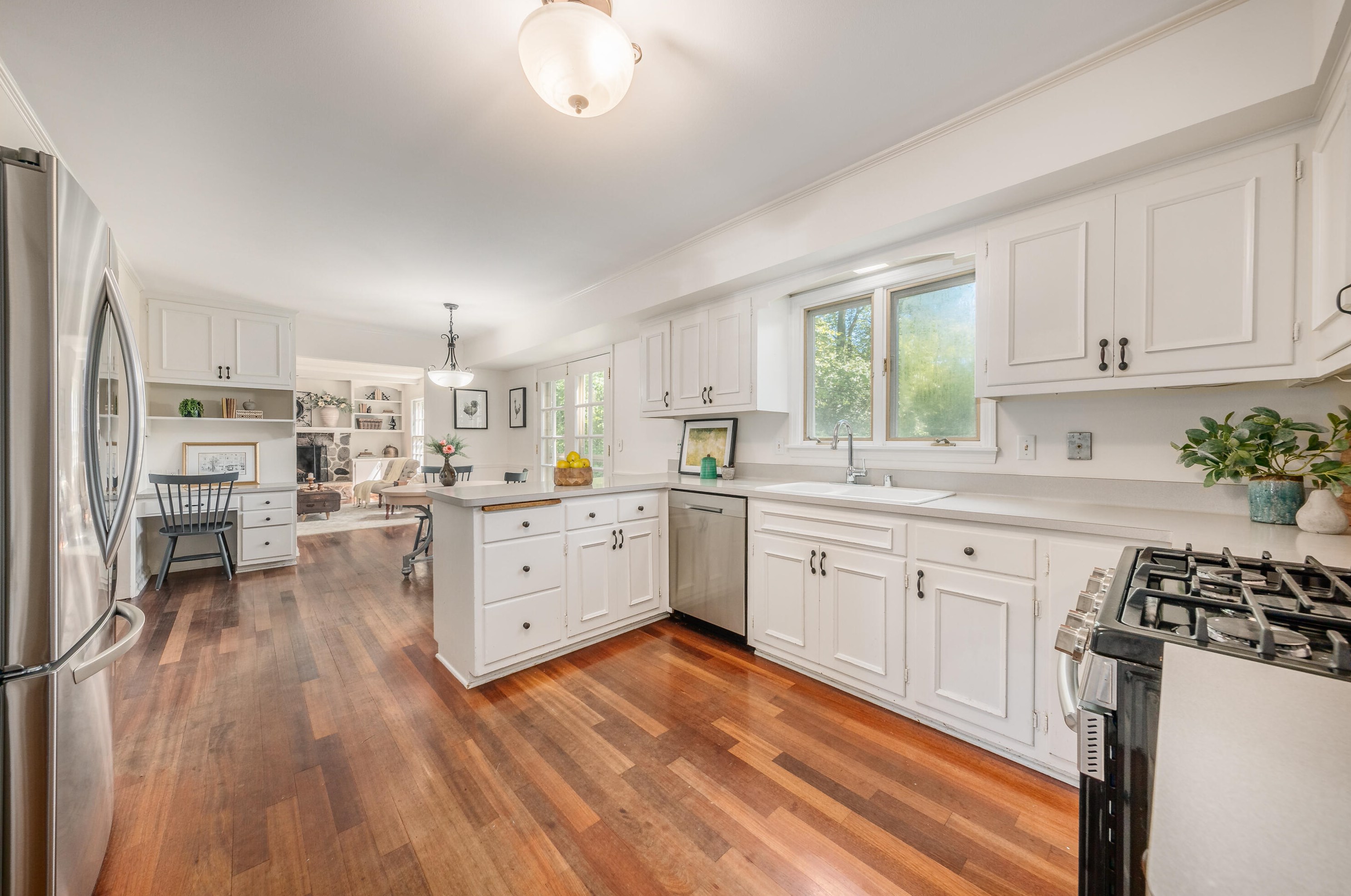 14555 Woodridge Cir, Brookfield, WI 53005-6432