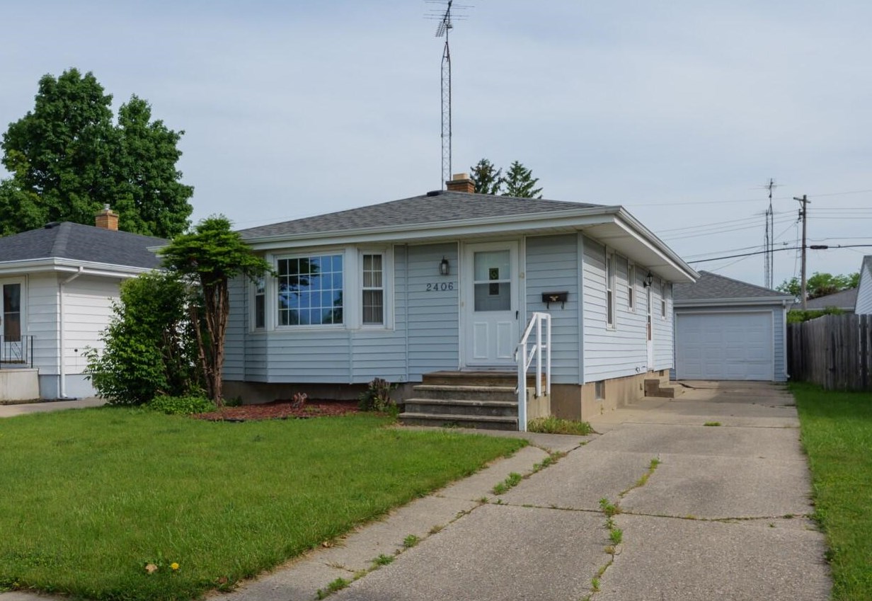 2406 26th St, Kenosha, WI 53140