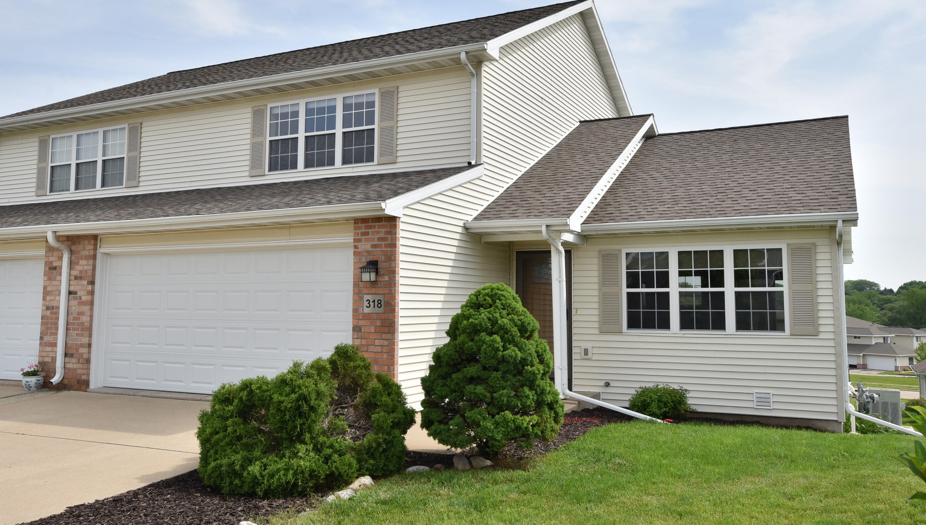 318 N Mountin Dr, Mayville, WI 53050
