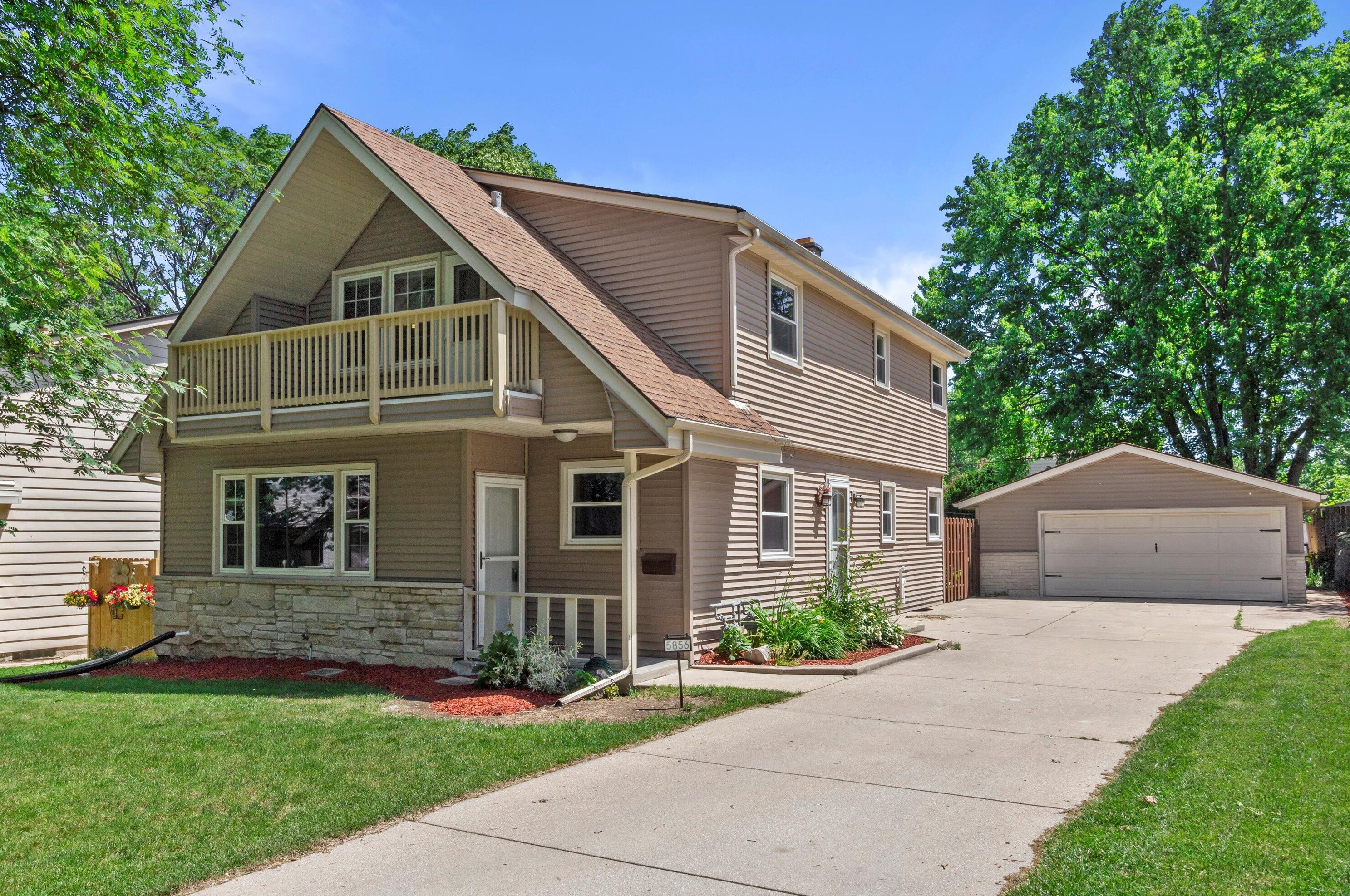 5856 S Delaware Ave #5856a, Cudahy, WI 53110