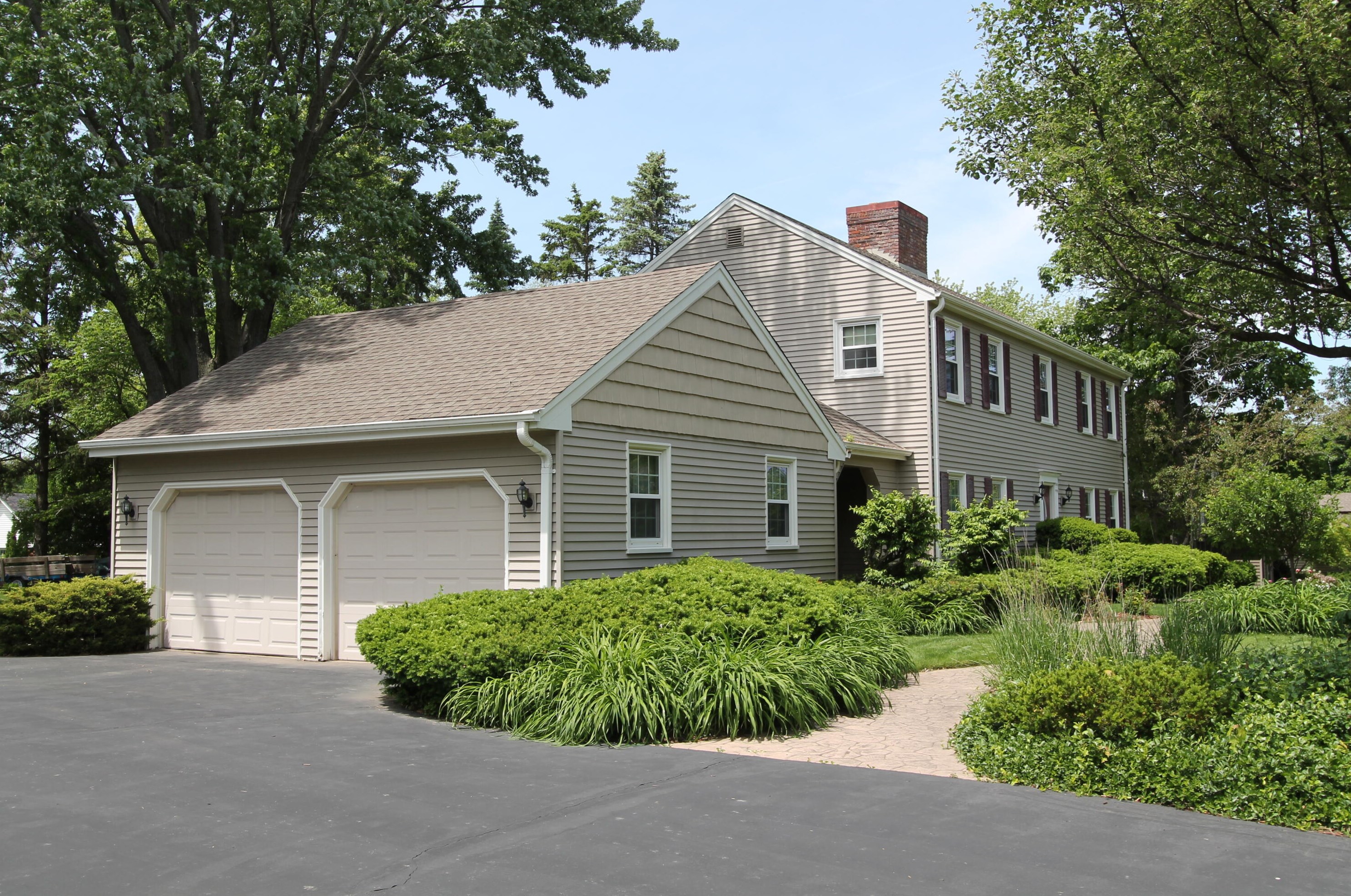 2742 Village Green -, Racine, WI 53406