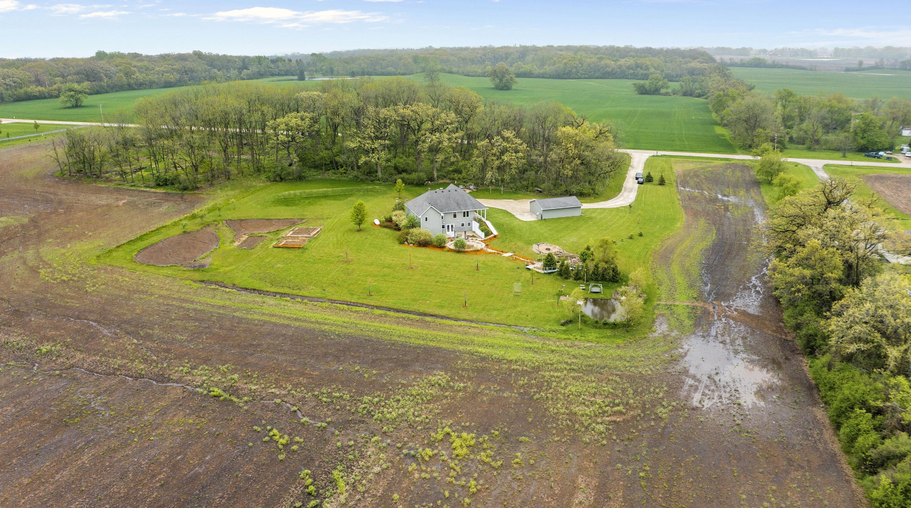 15714 Braun Rd, Sturtevant WI 53177-9433 exterior