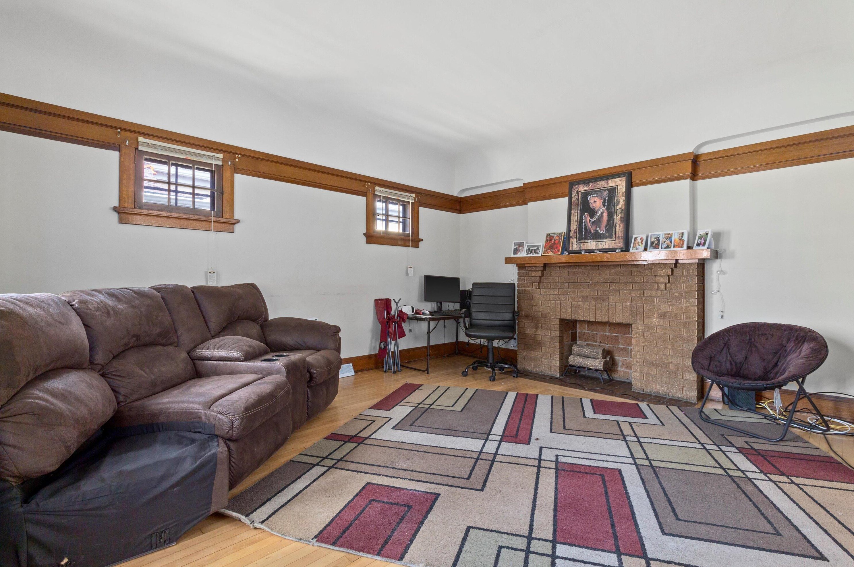 2416 N 49th St, Milwaukee, WI 53210