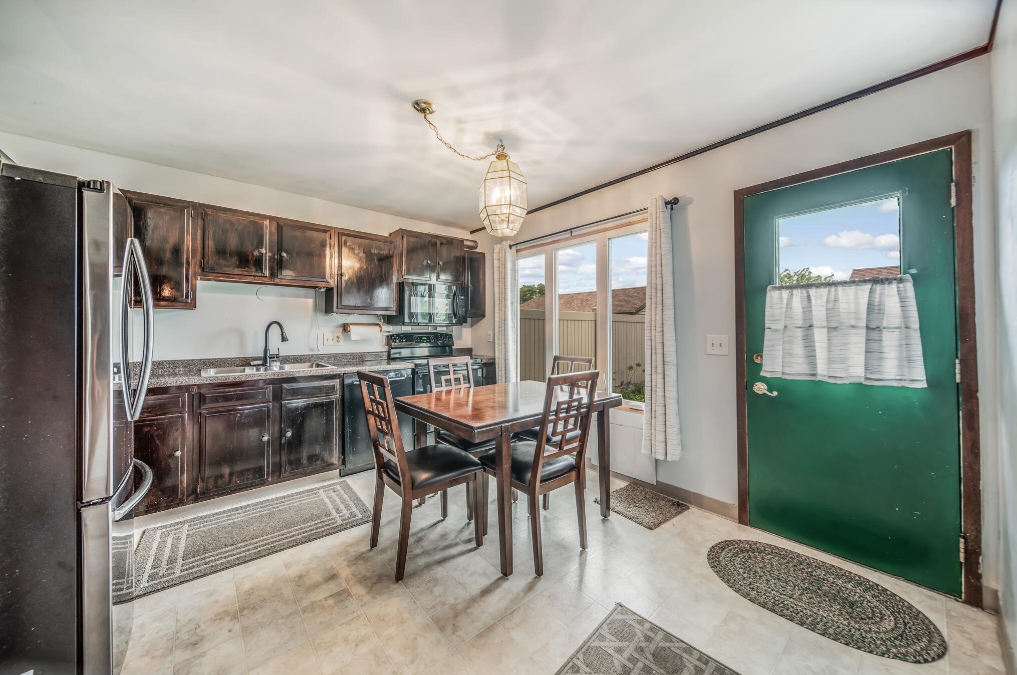 880 Castle Rd, Fond Du Lac, WI 54935-4609