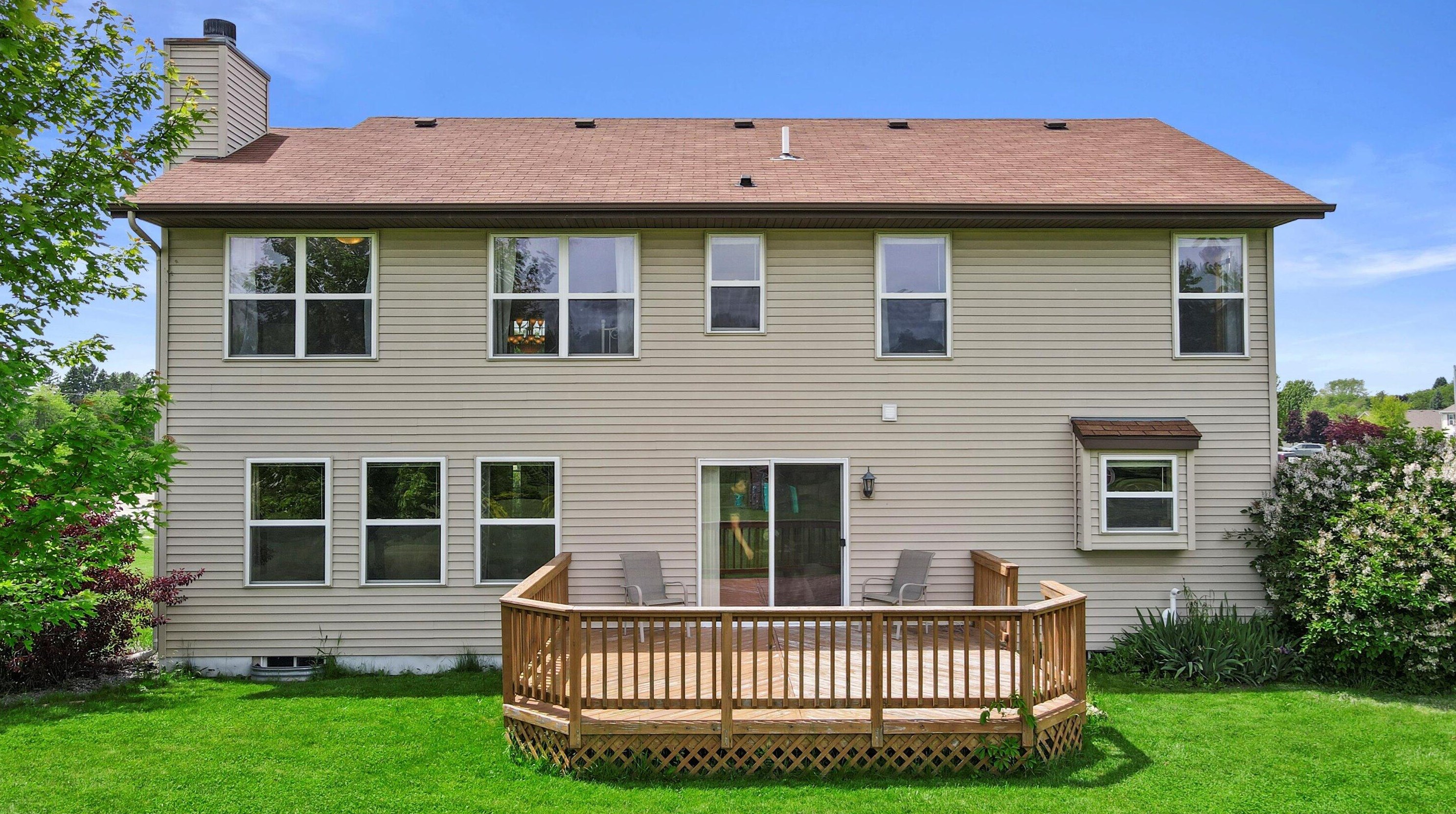 1612 Dustir Dr, Racine, WI 53402-5705