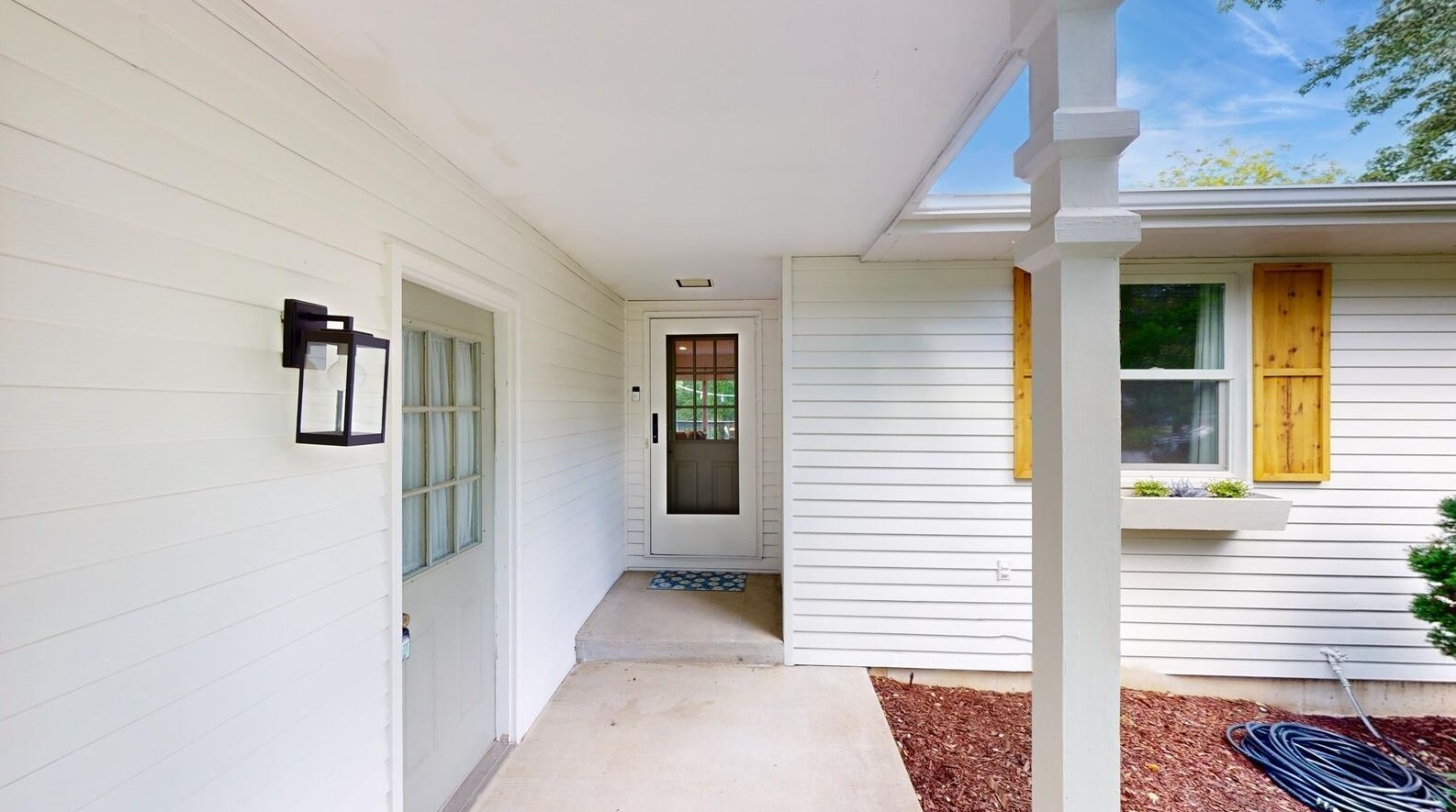 403 Miller Ct, Lake Geneva, WI 53147-1665