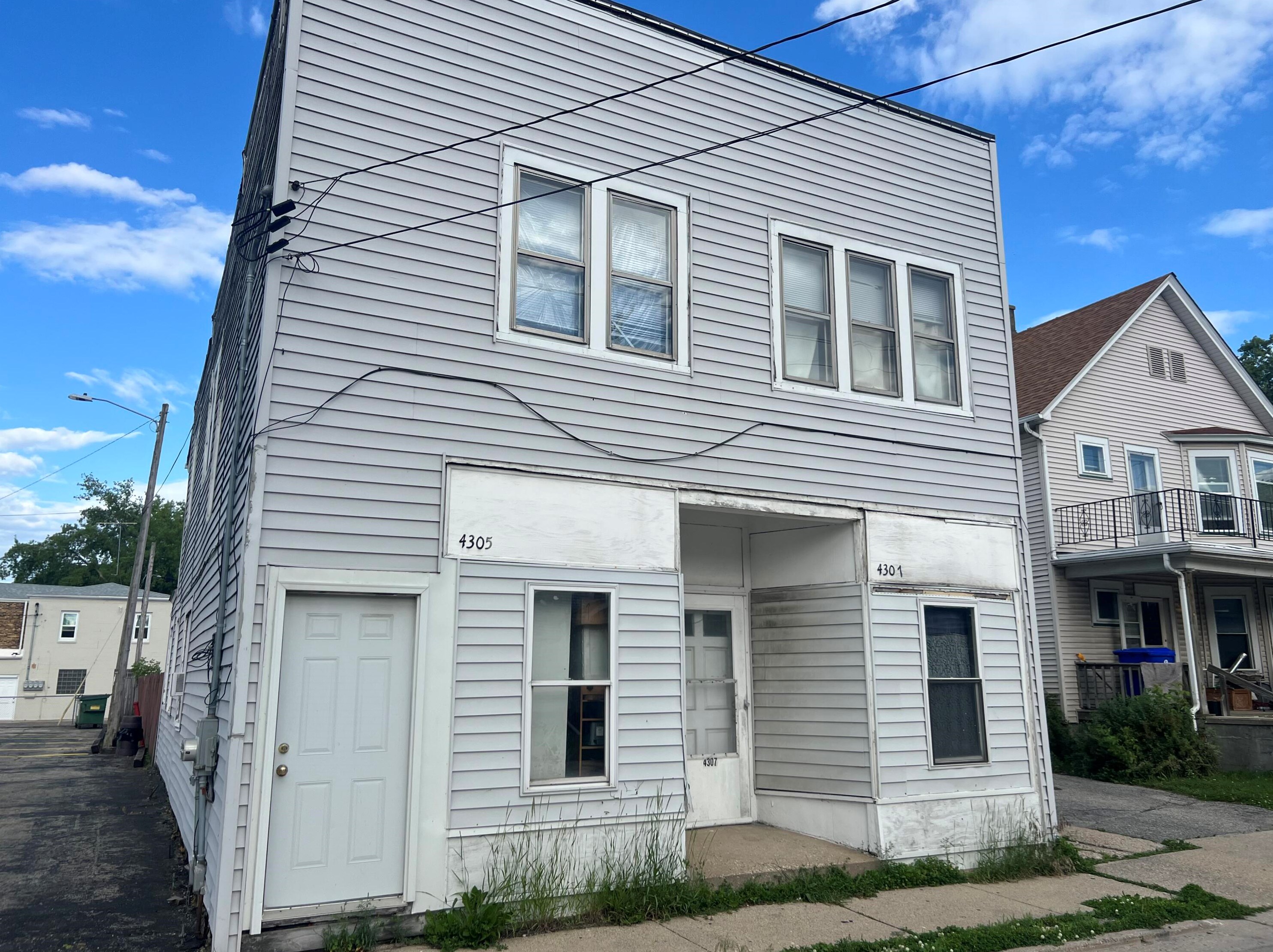 4305 Sheridan Rd, Kenosha, WI 53140