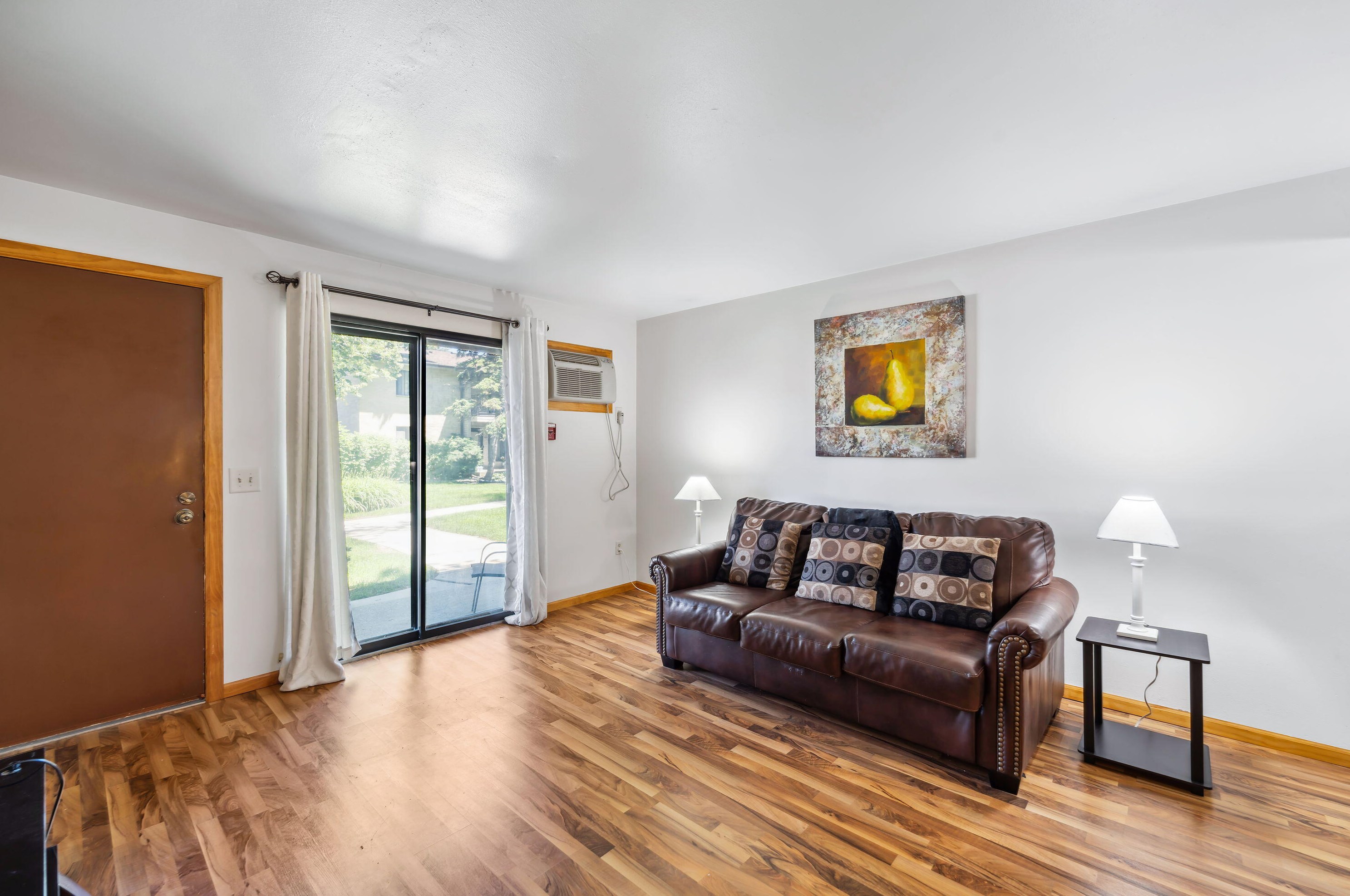 1647 Coachlight Dr, Waukesha, WI 53151-1451