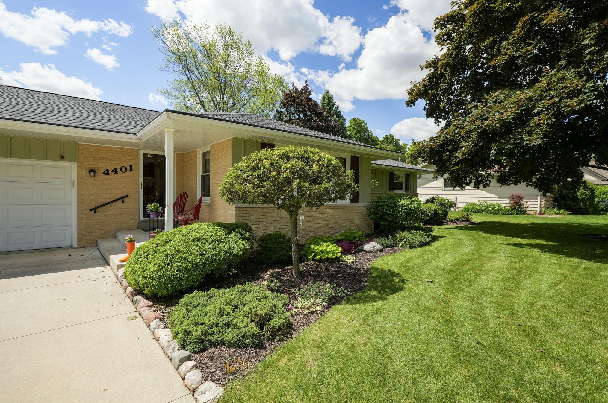 4401 Tabor Rd, Racine, WI 53402-9733