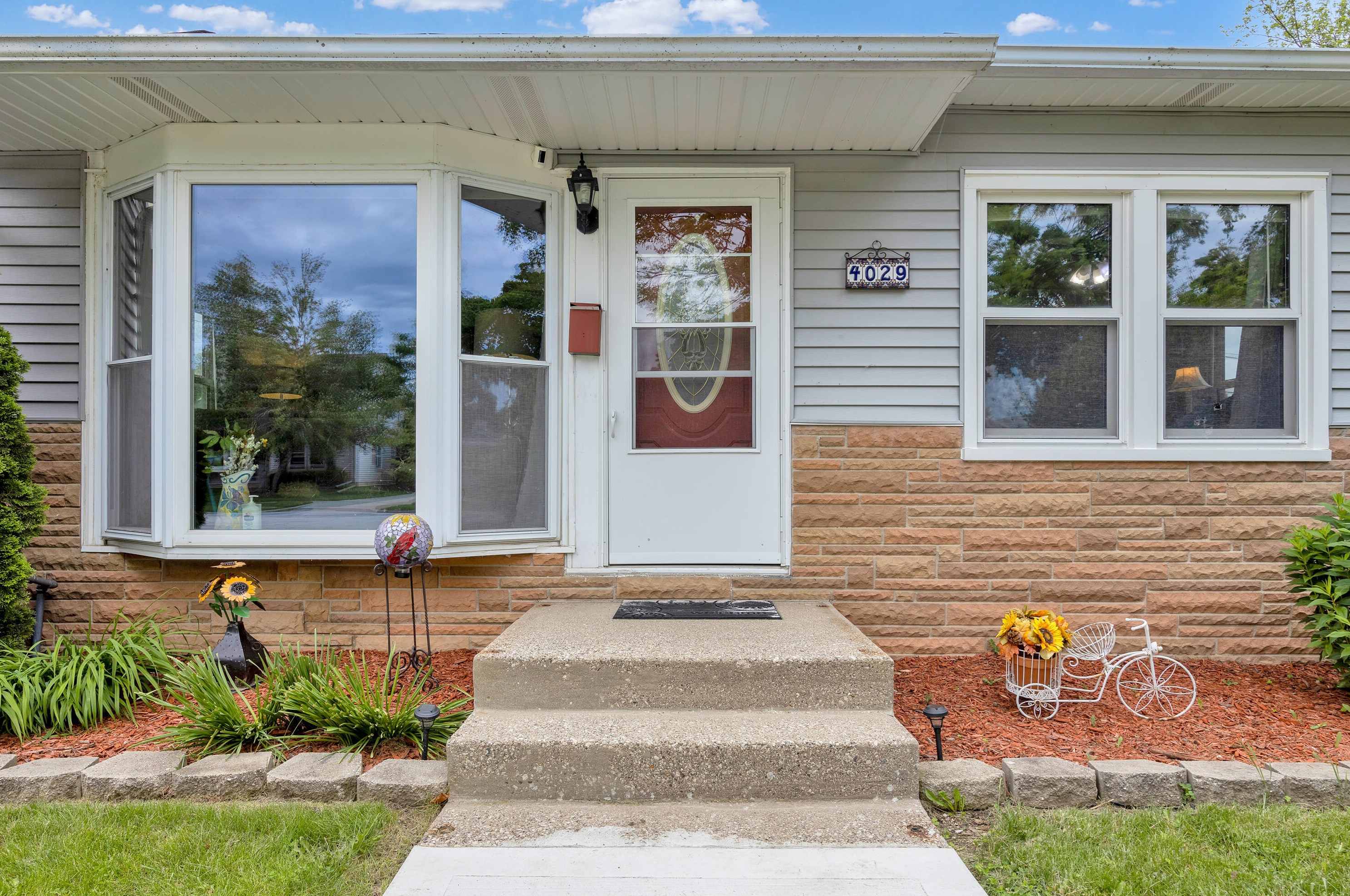 4029 Alexander Ave, Milwaukee, WI 53235-4703