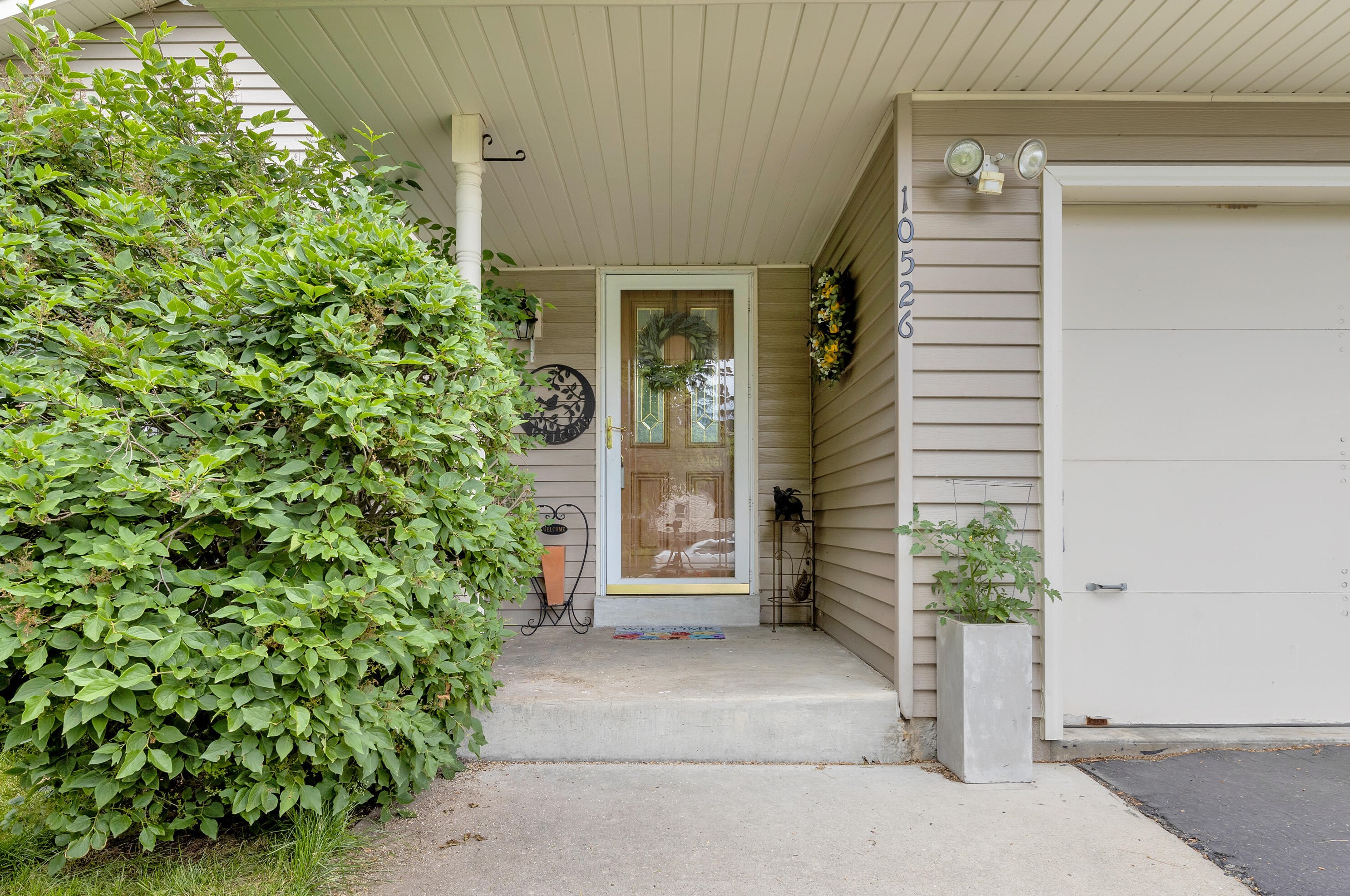 10526 Spring Green Rd, Milwaukee, WI 53228-3220