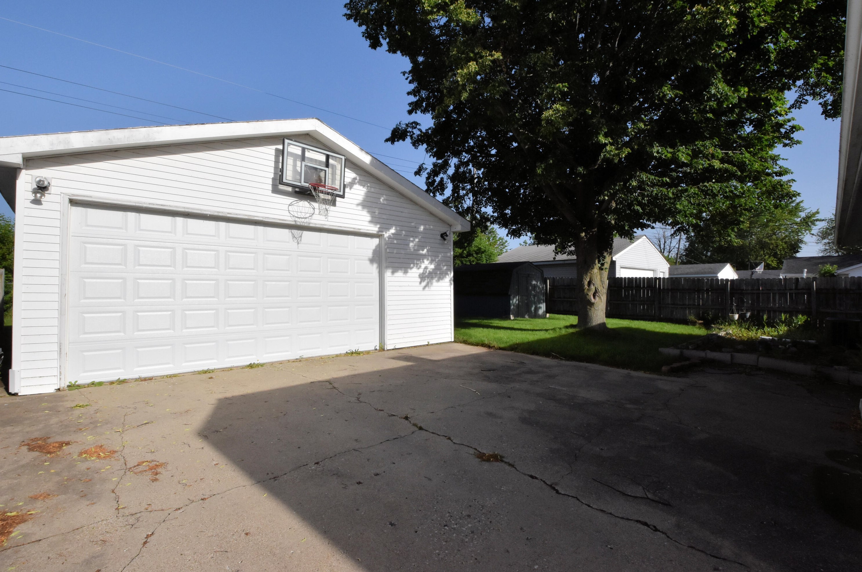 1670 19th Ave, Kenosha, WI 53140-1650