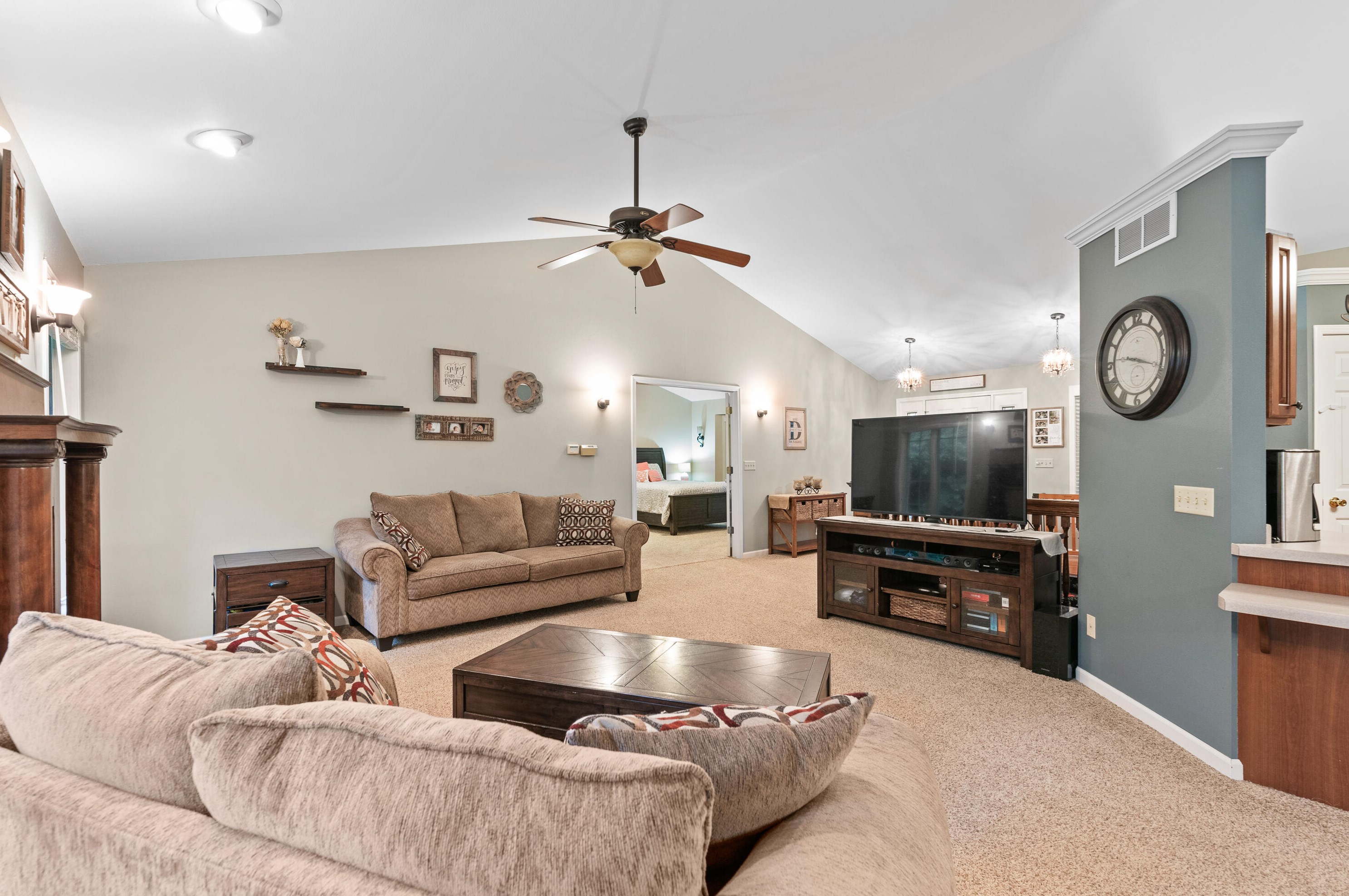 908 Bender Rd, West Bend, WI 53090