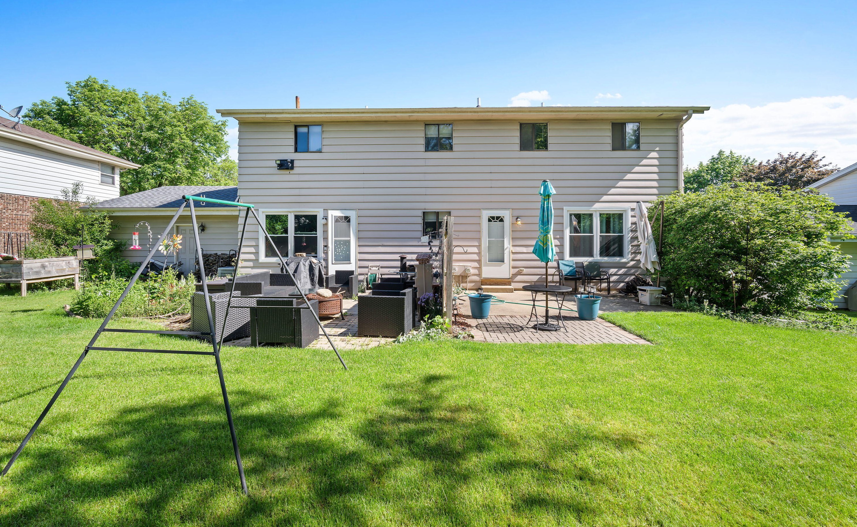 7451 Highview Dr, Greendale WI  53129-2710 exterior