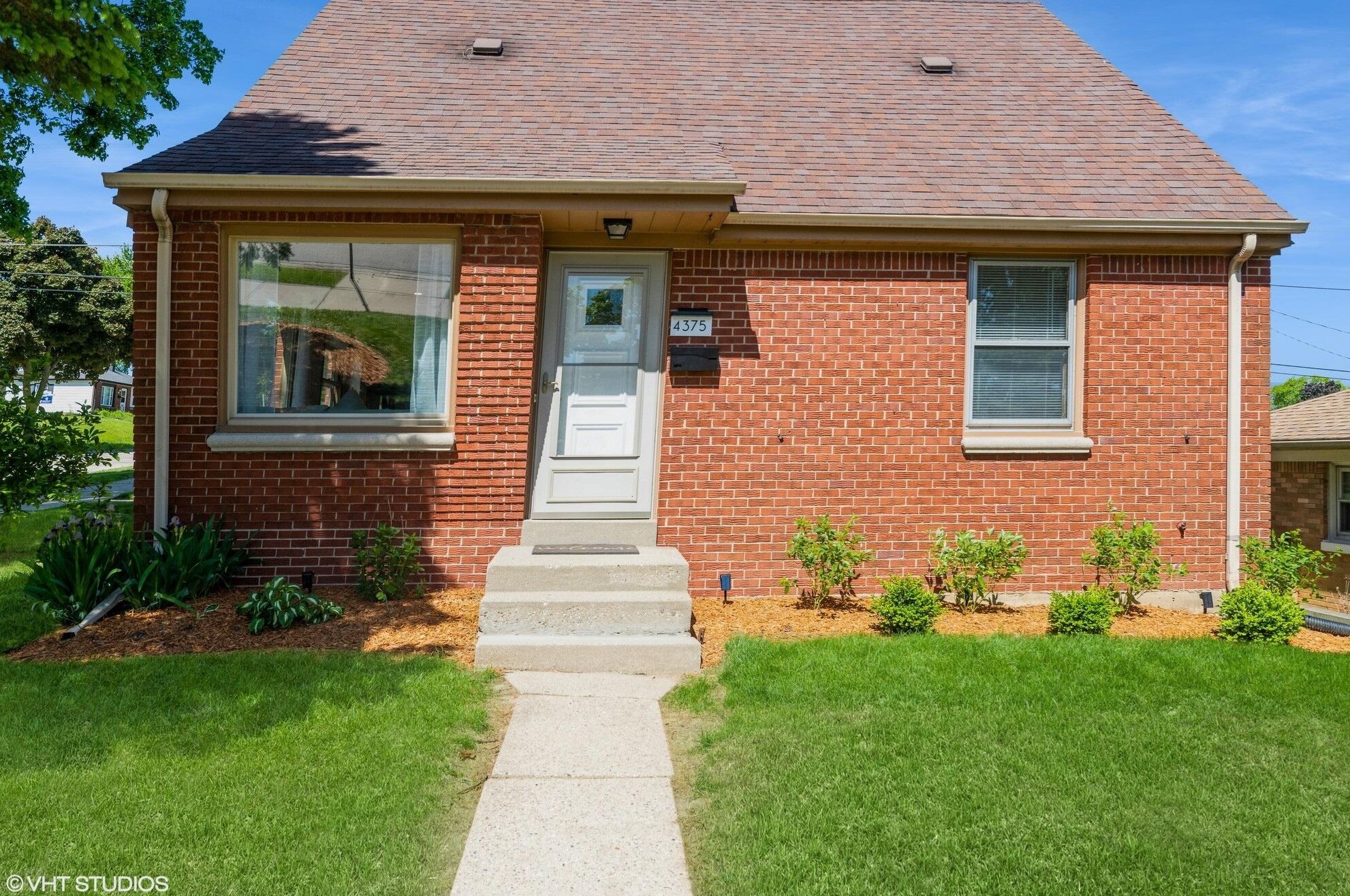 4375 S Packard Ave, Cudahy, WI 53110