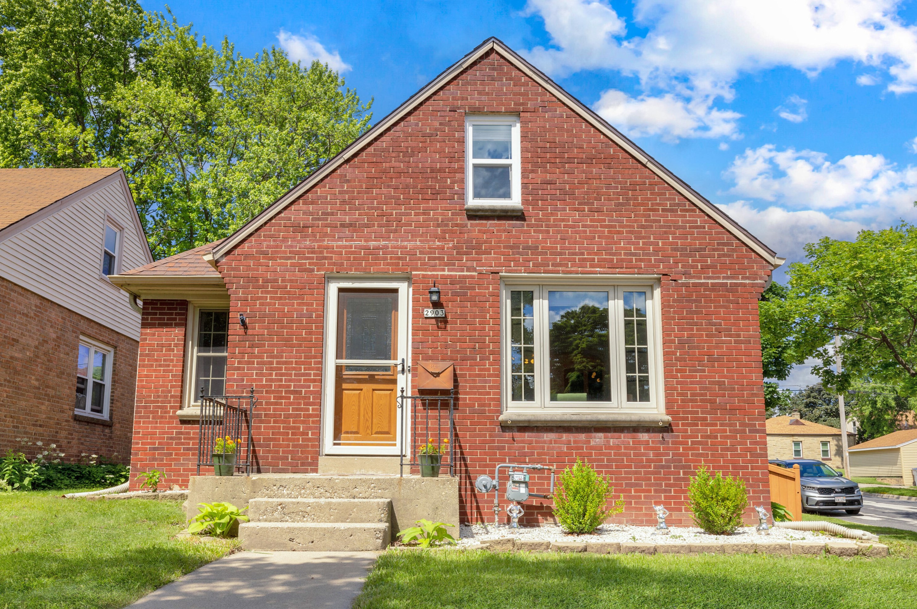 2903 46th St, Milwaukee, WI 53219-3427