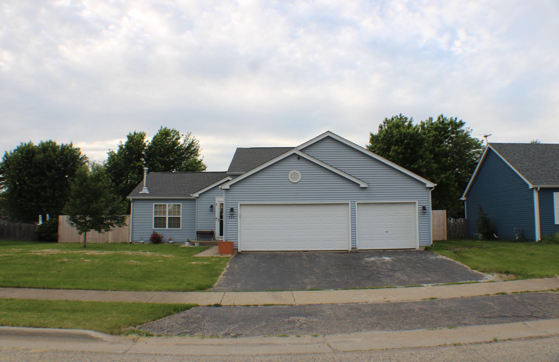 704 Pintail Pl, Genoa City, WI 53128-2521