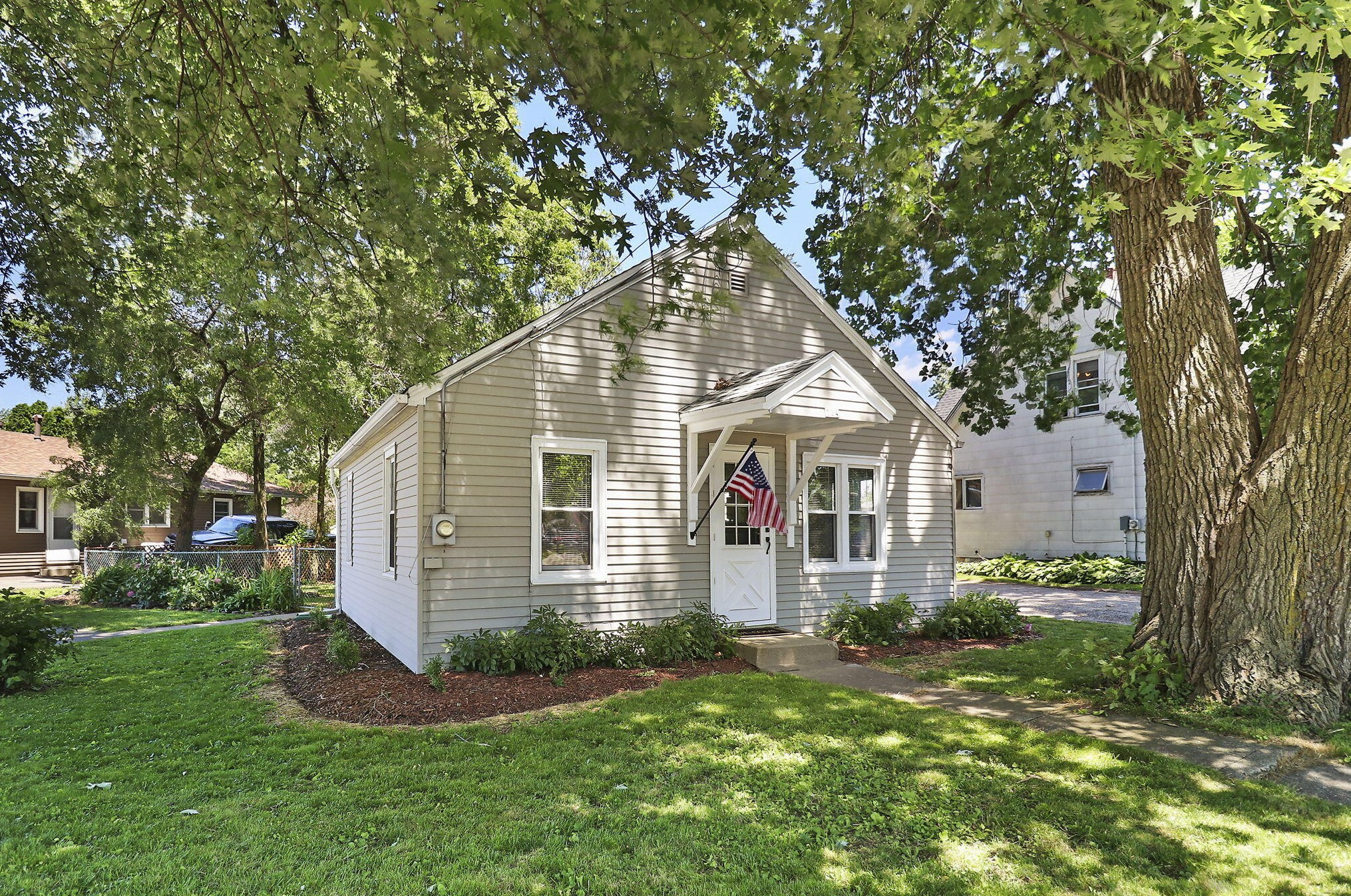 324 Madison St, Walworth, WI 53184-9625