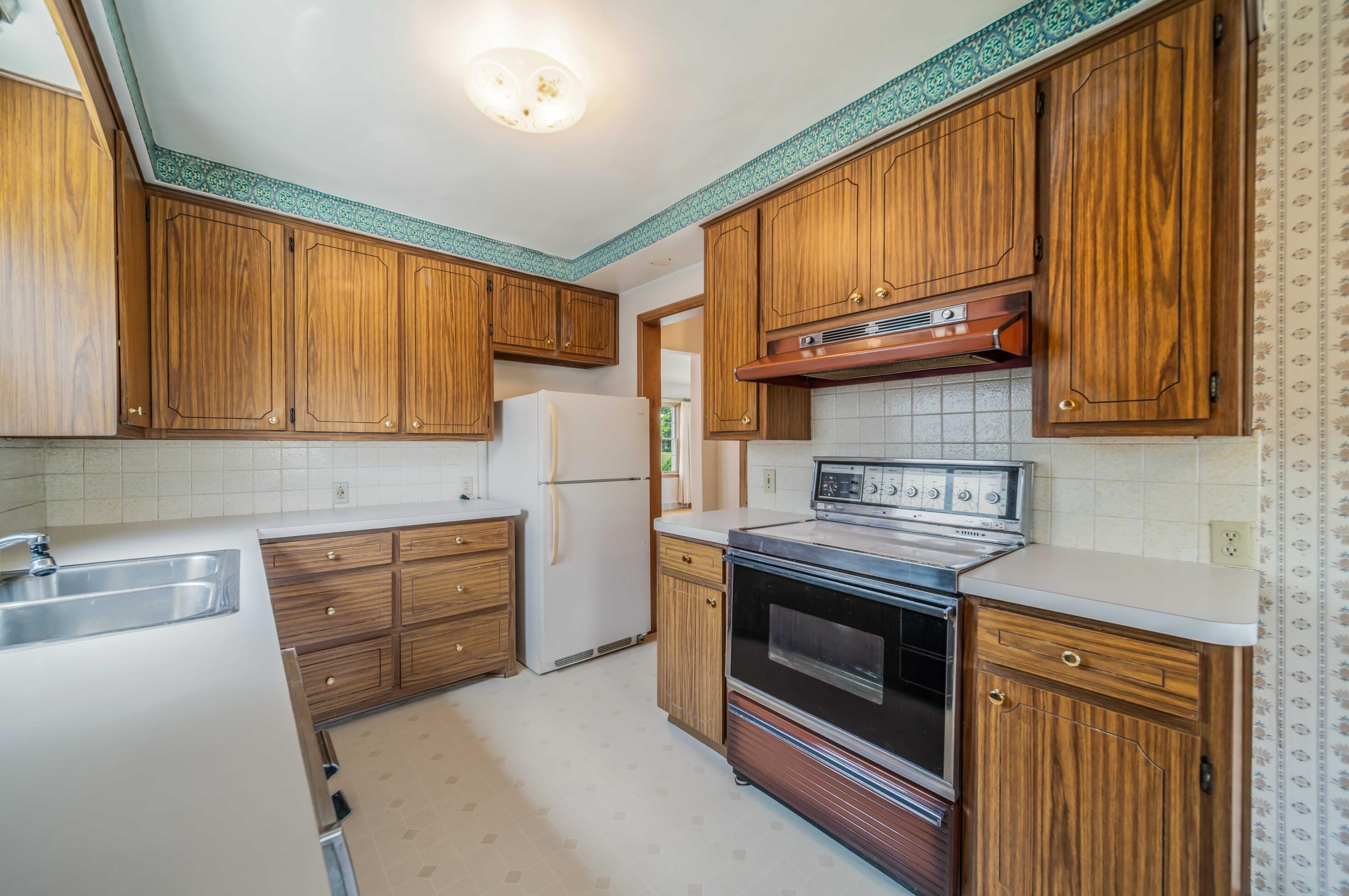 2325 N 20th St, Sheboygan, WI 53083