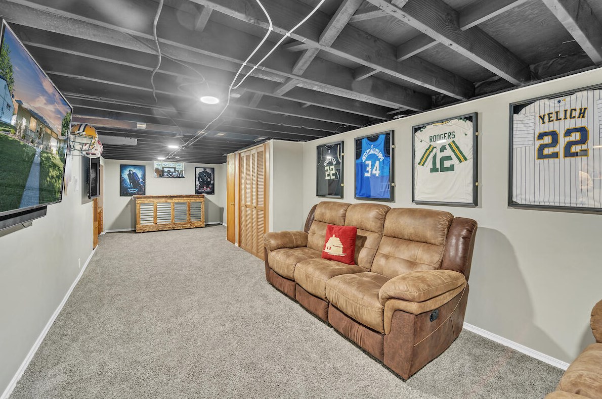 3201 67th St, Milwaukee WI  53219-4218 exterior