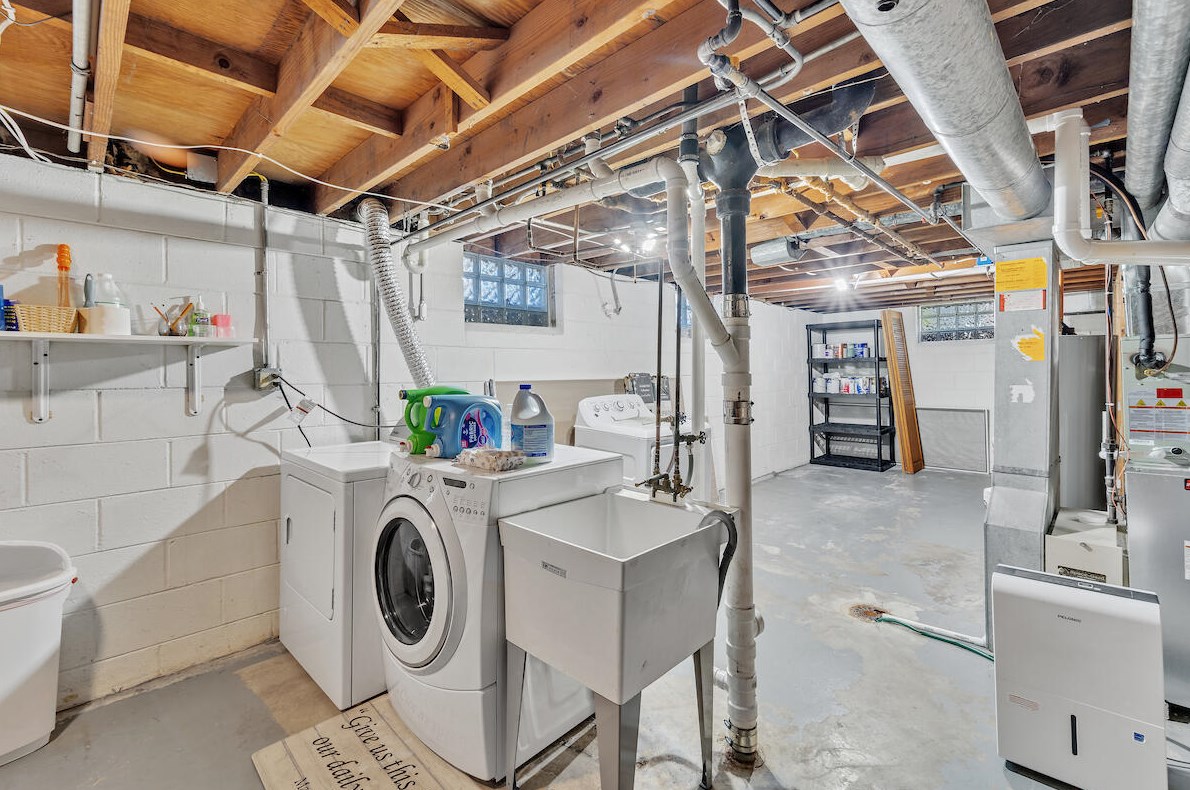 3201 67th St, Milwaukee WI  53219-4218 exterior