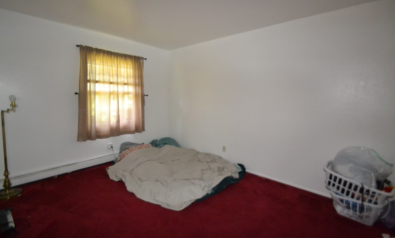 447 Merton Ave, Chenequa WI 53029-1236 exterior