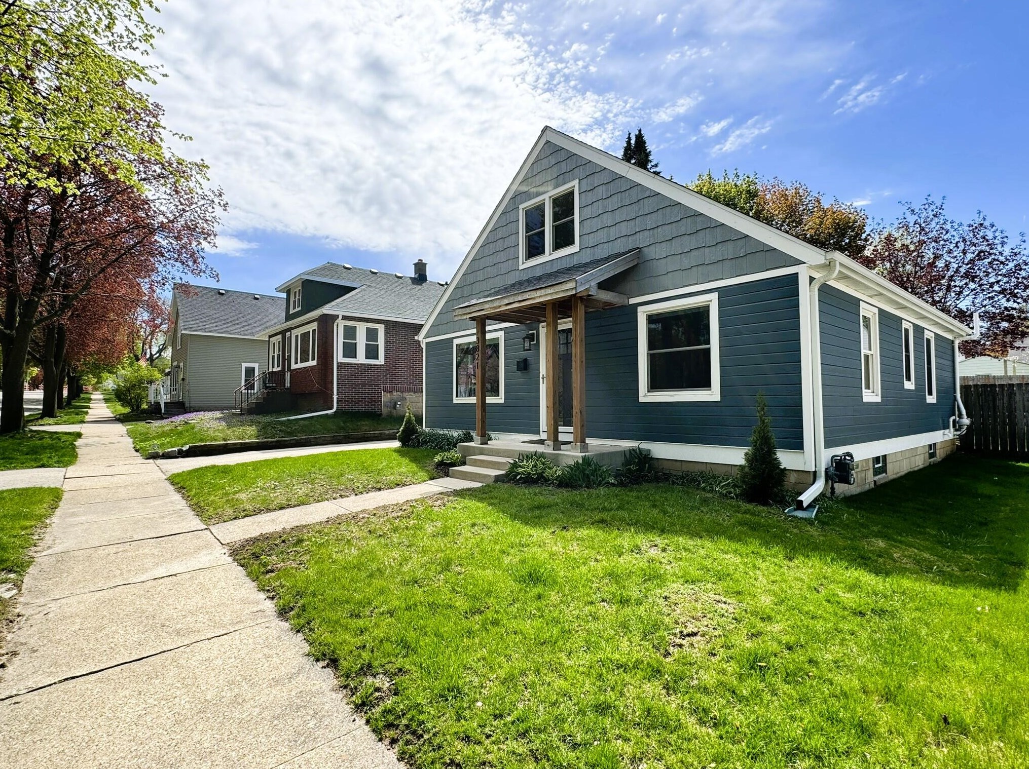 3821 Logan Ave, Milwaukee WI  53207-3947 exterior