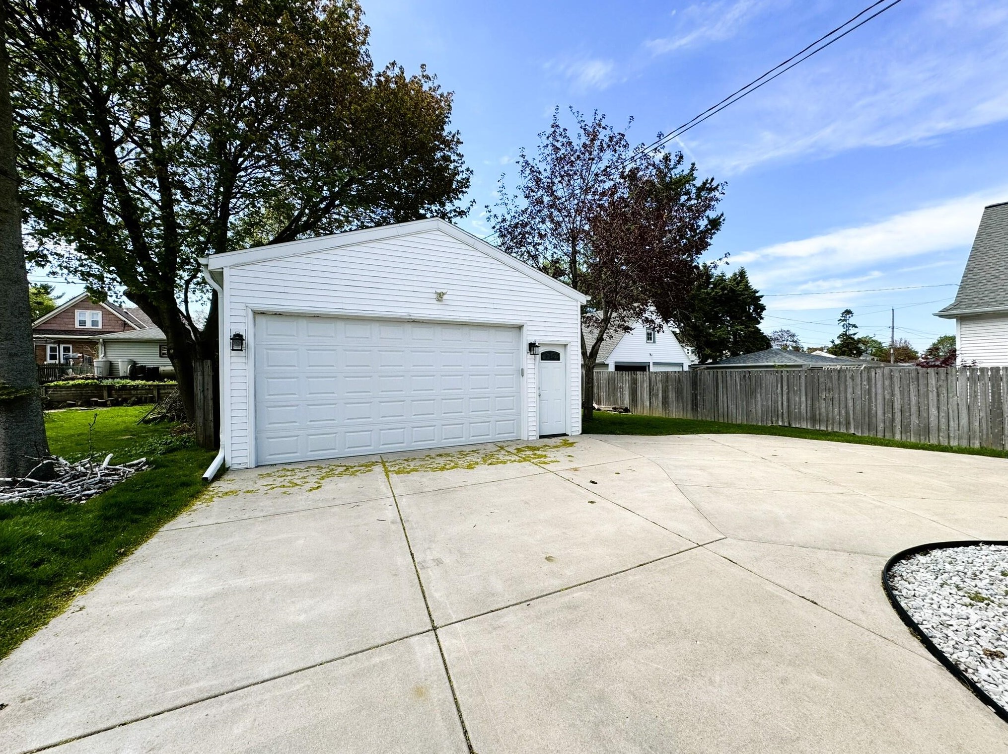 3821 Logan Ave, Milwaukee WI  53207-3947 exterior