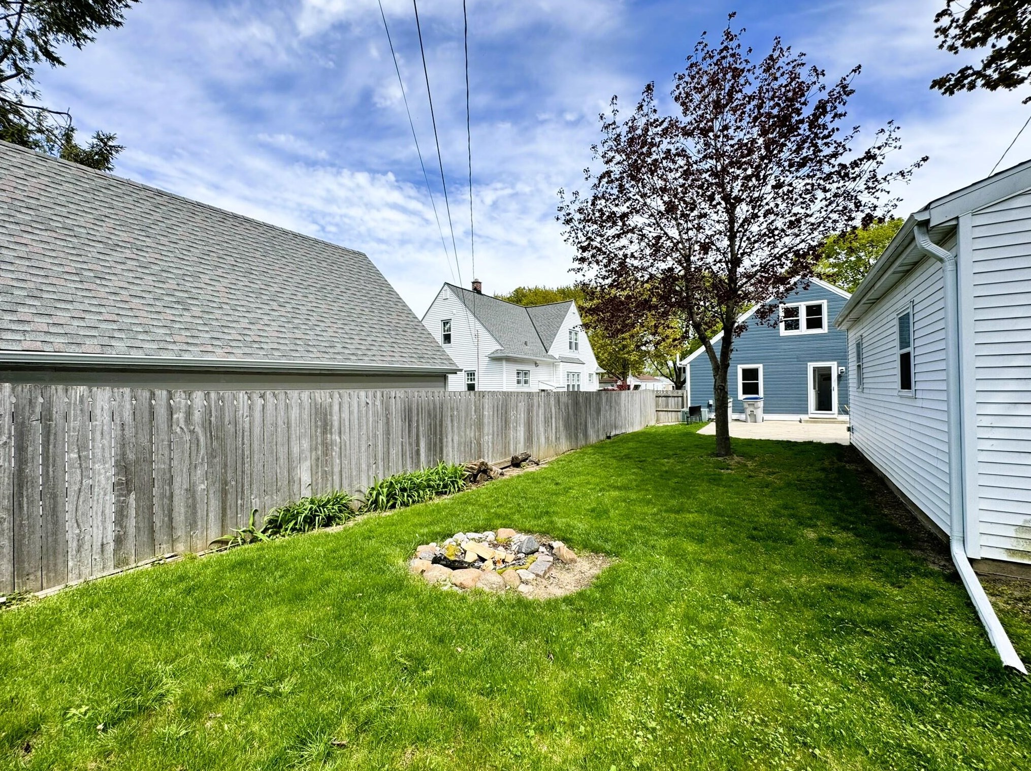 3821 Logan Ave, Milwaukee WI  53207-3947 exterior