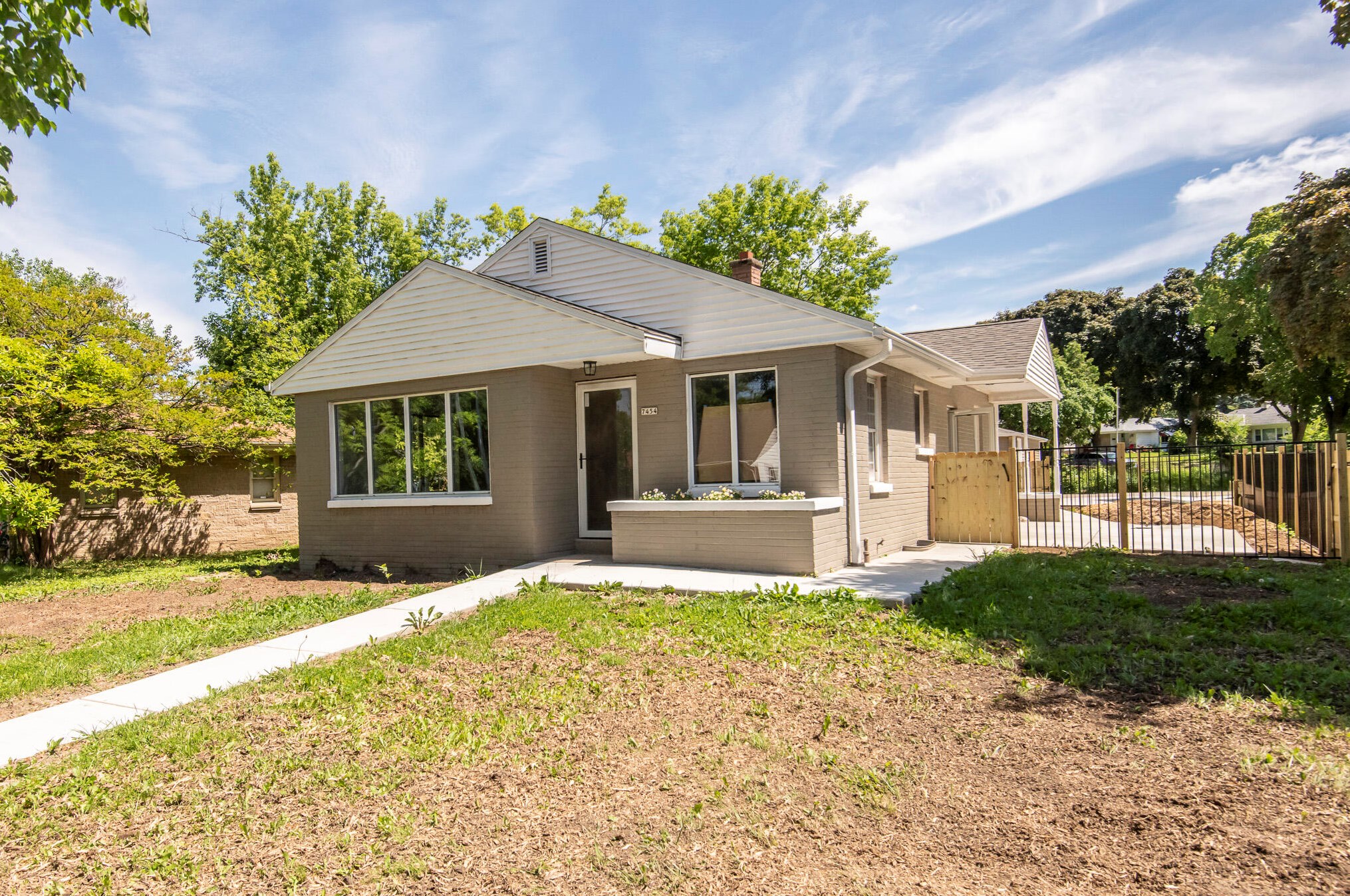 7454 Thurston Cir, Milwaukee, WI 53218-2265