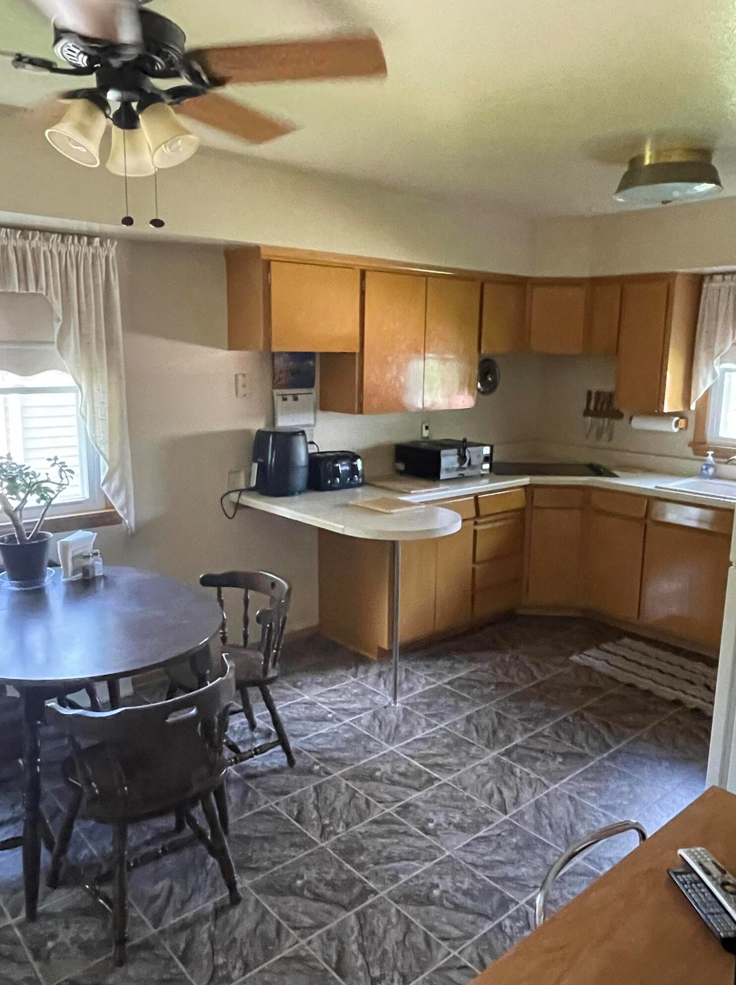 3603 Meadow Ln, Manitowoc, WI 54220