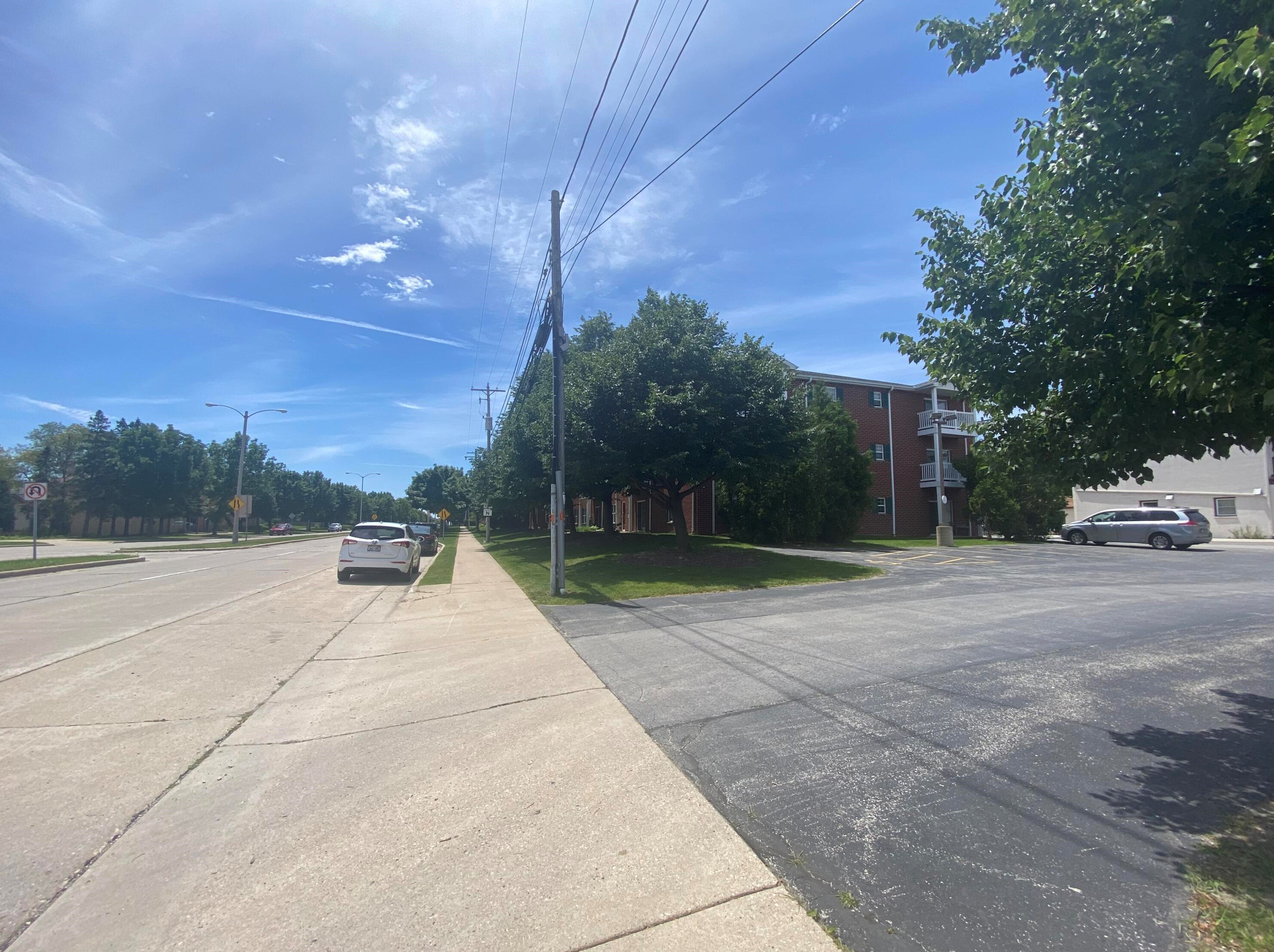 3243 92nd St, Milwaukee WI 53227-2742 exterior