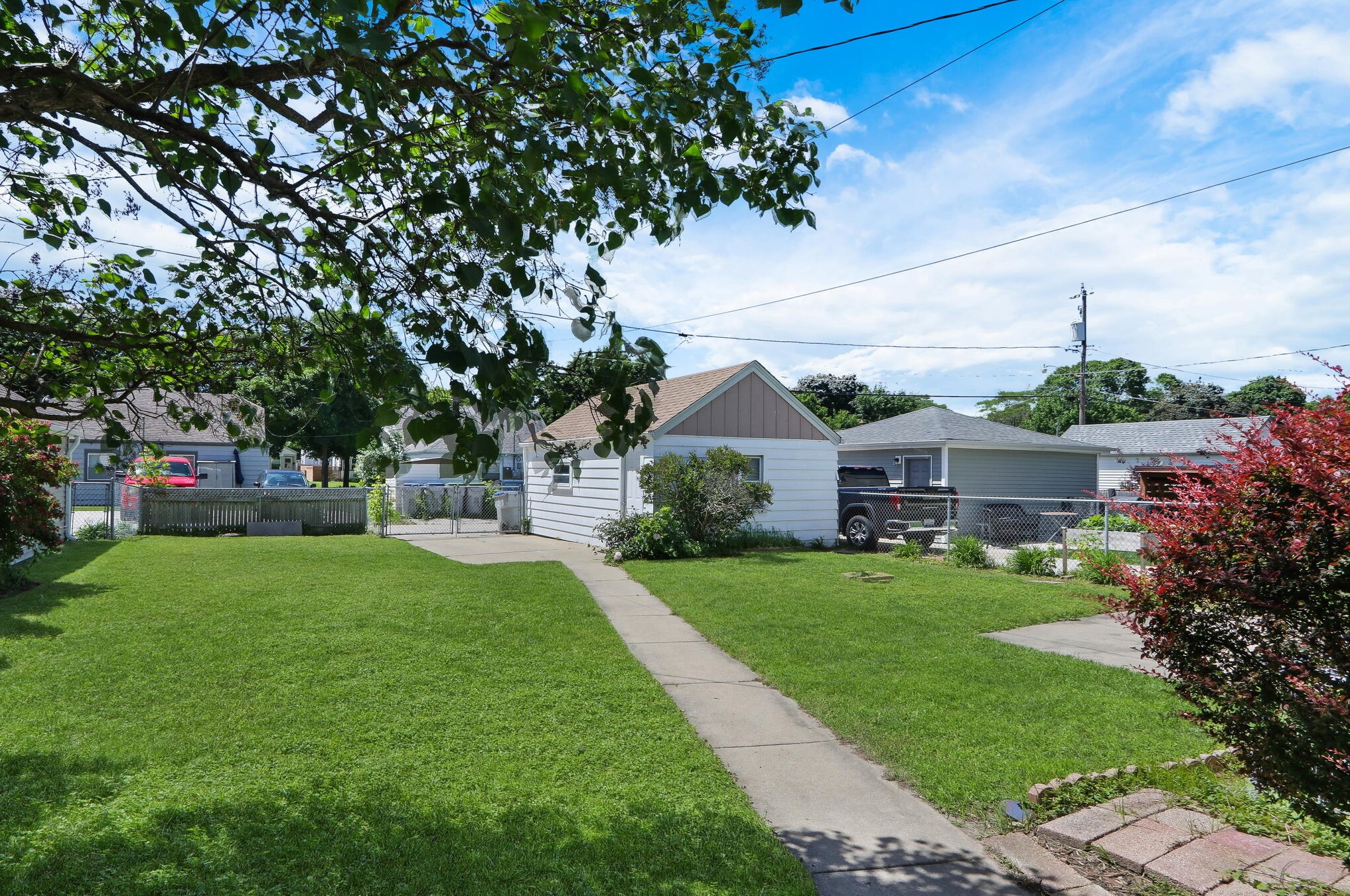 3335 Taylor Ave, Milwaukee WI 53207-2728 exterior