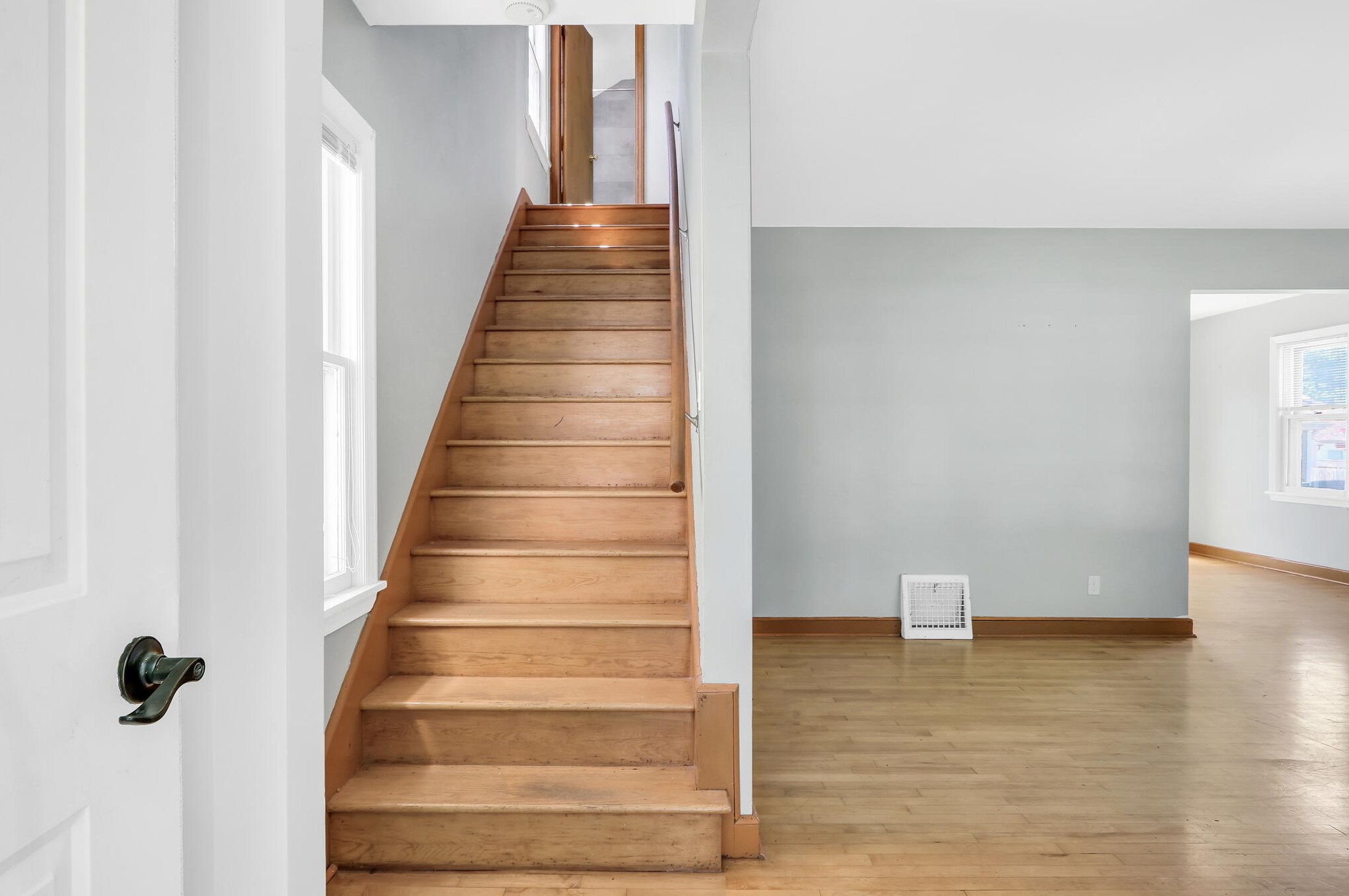 3335 Taylor Ave, Milwaukee, WI 53207-2727