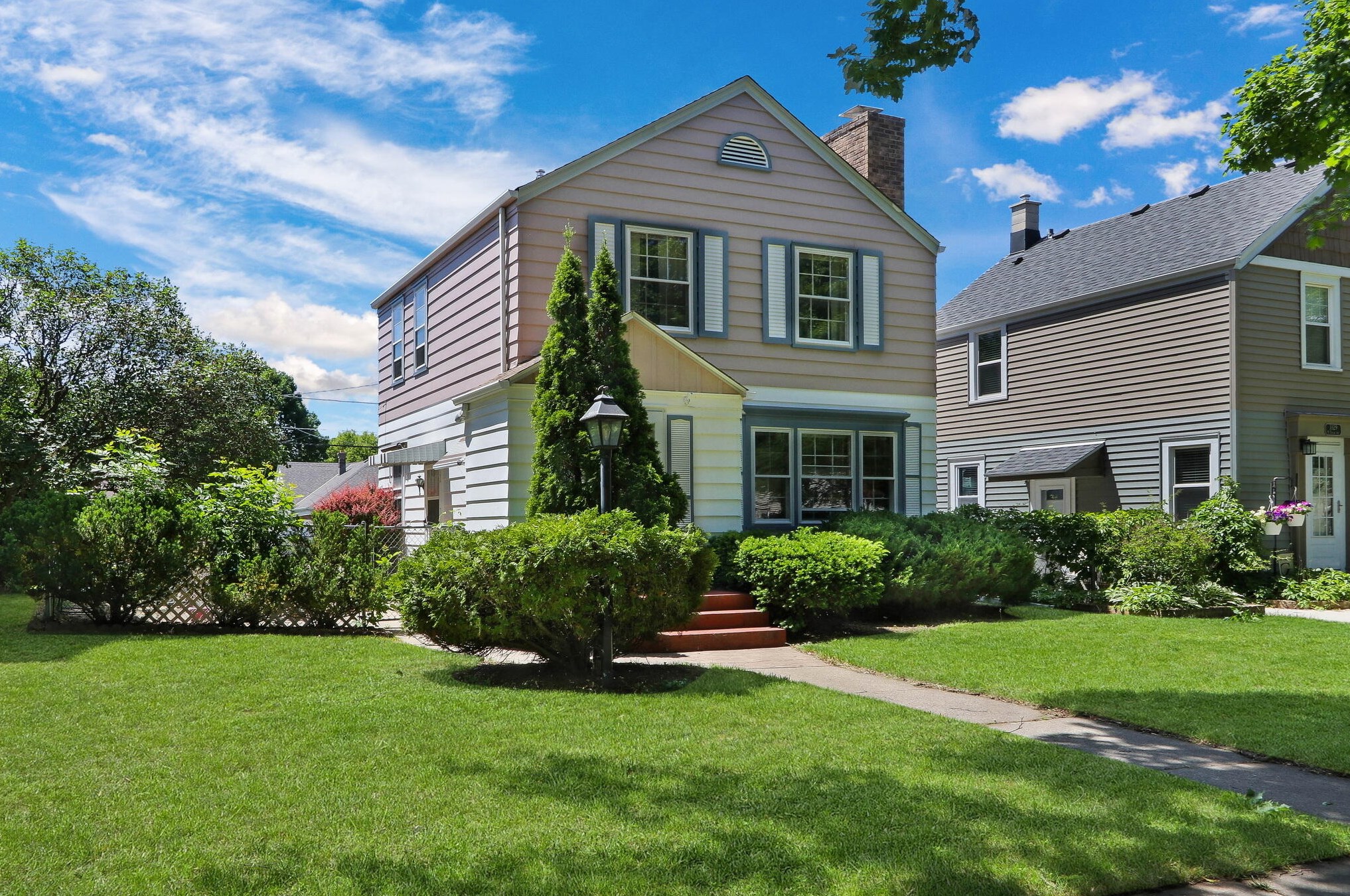 3335 Taylor Ave, Milwaukee WI 53207-2728 exterior