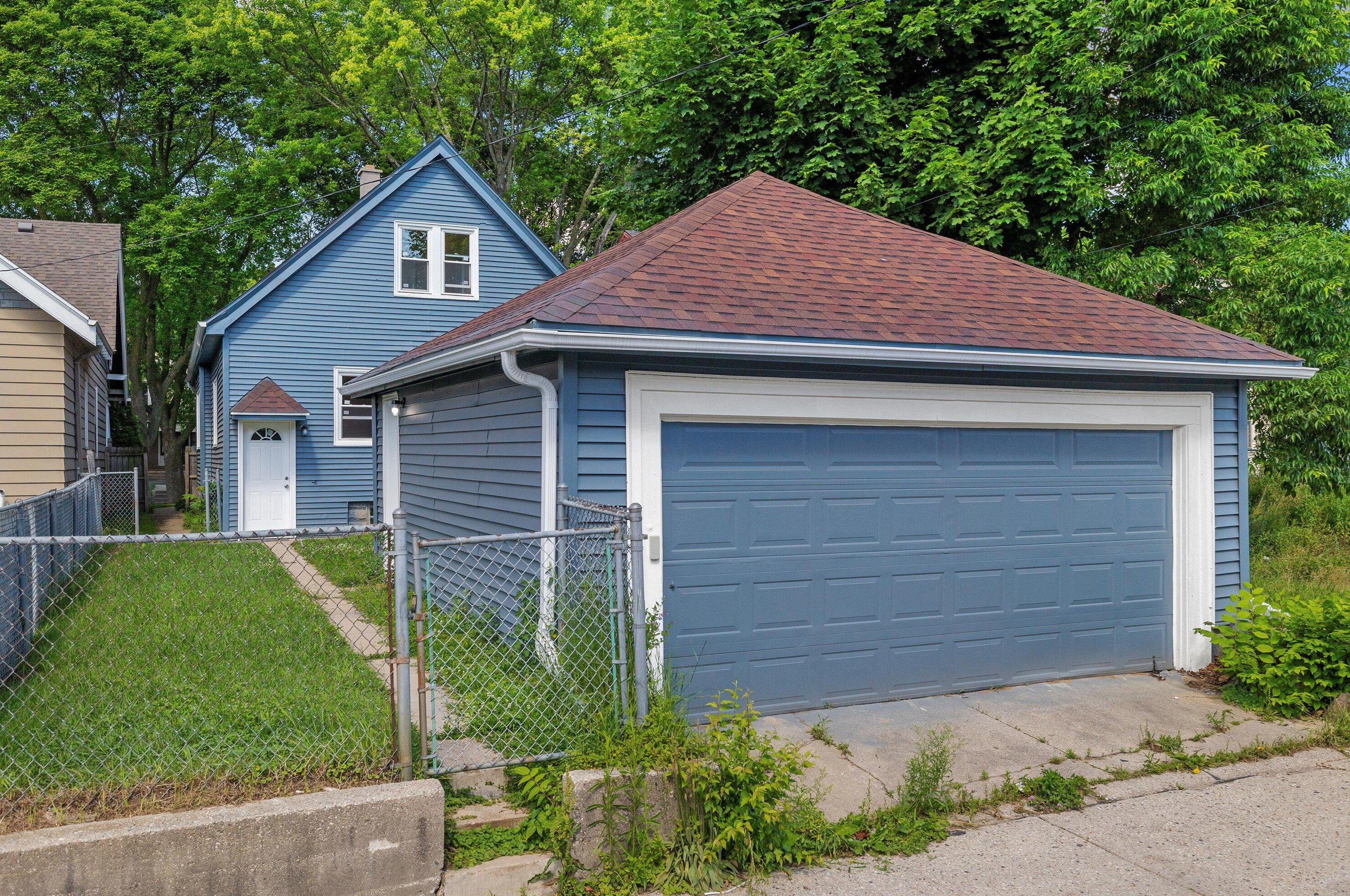 2824 36, Milwaukee WI 53210-1924 exterior