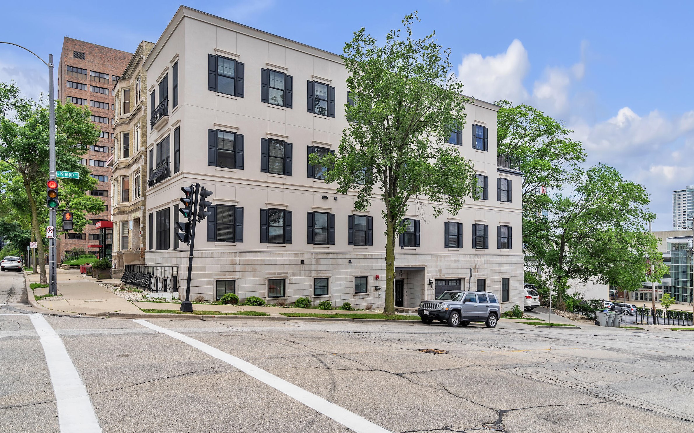 1245 N Milwaukee St #1, Milwaukee, WI 53202