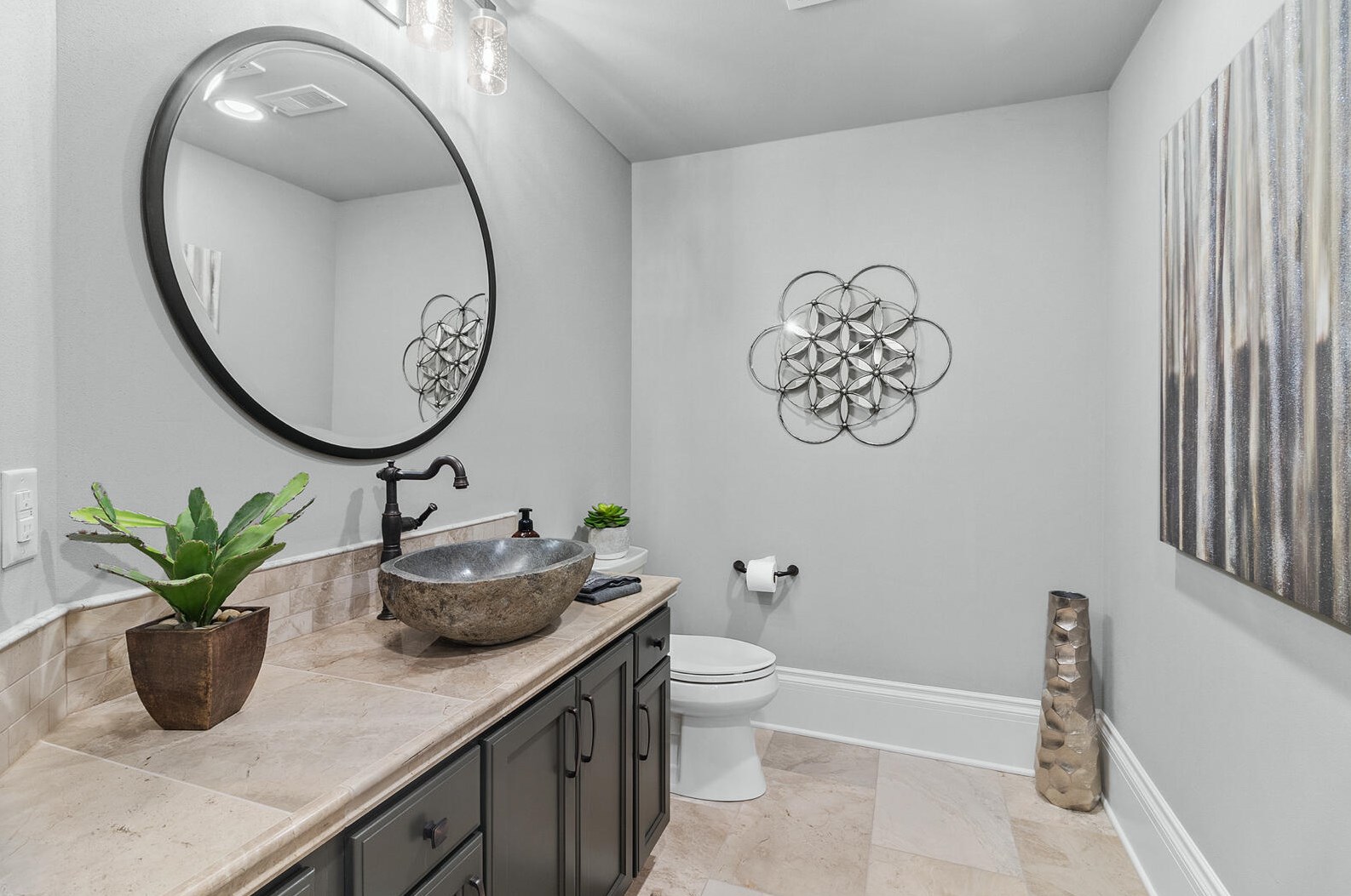 2307 Nagawicka Rd, Chenequa WI 53029-8805 exterior