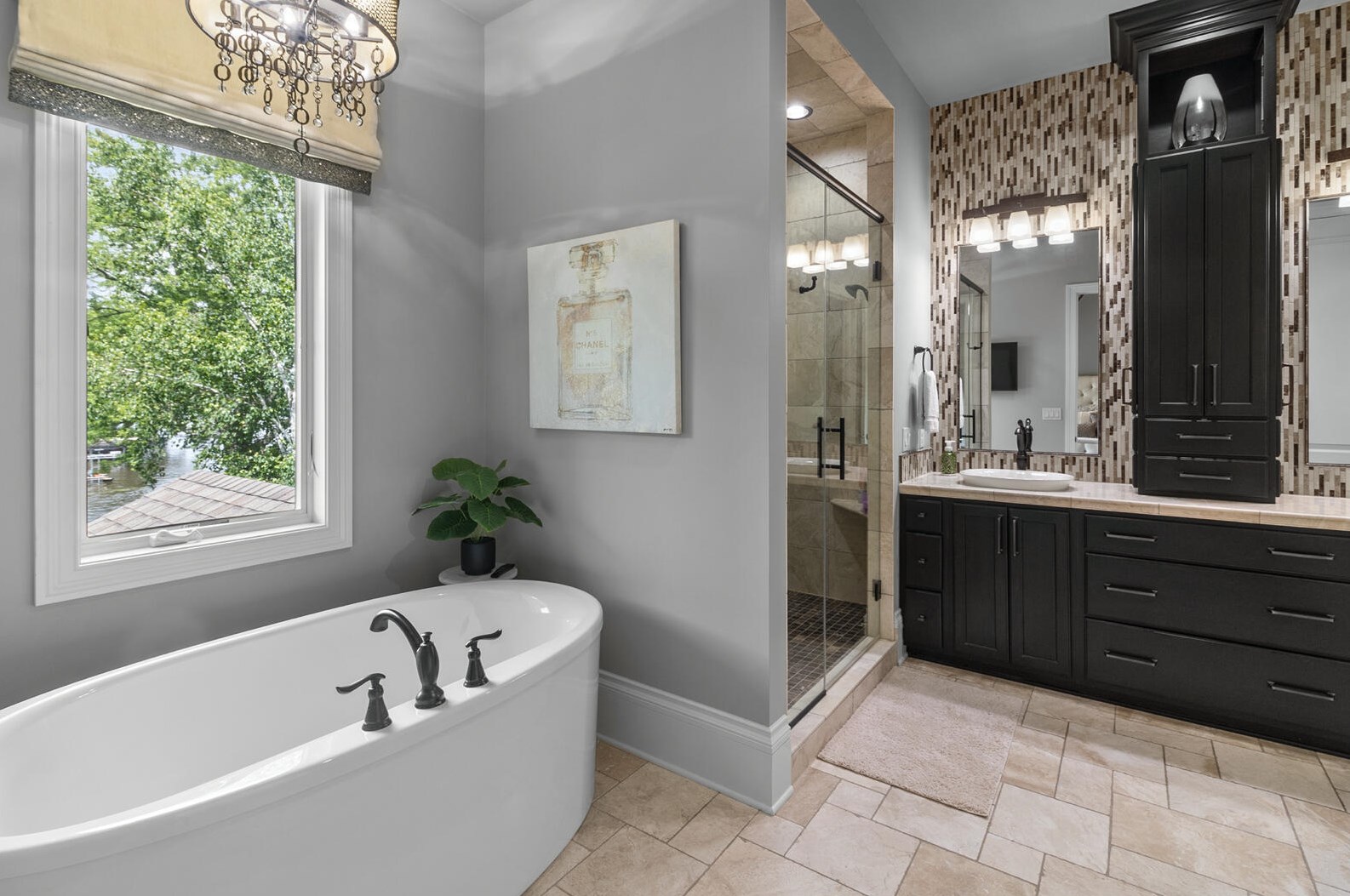 2307 Nagawicka Rd, Chenequa WI 53029-8805 exterior