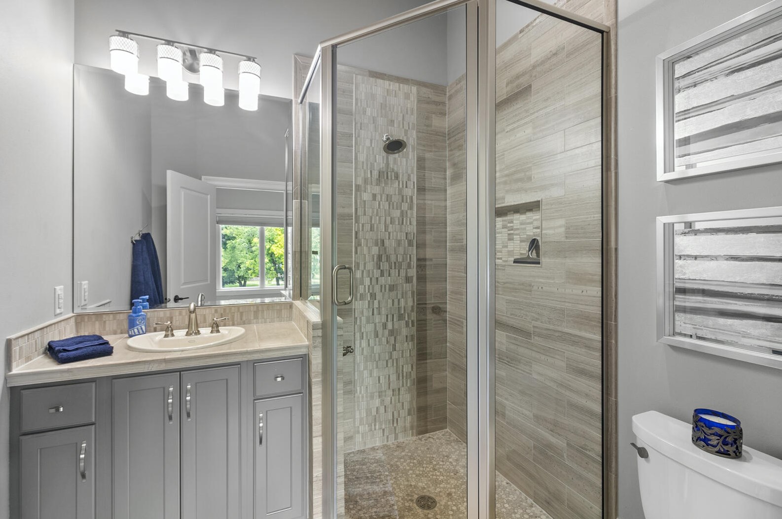 2307 Nagawicka Rd, Chenequa WI 53029-8805 exterior