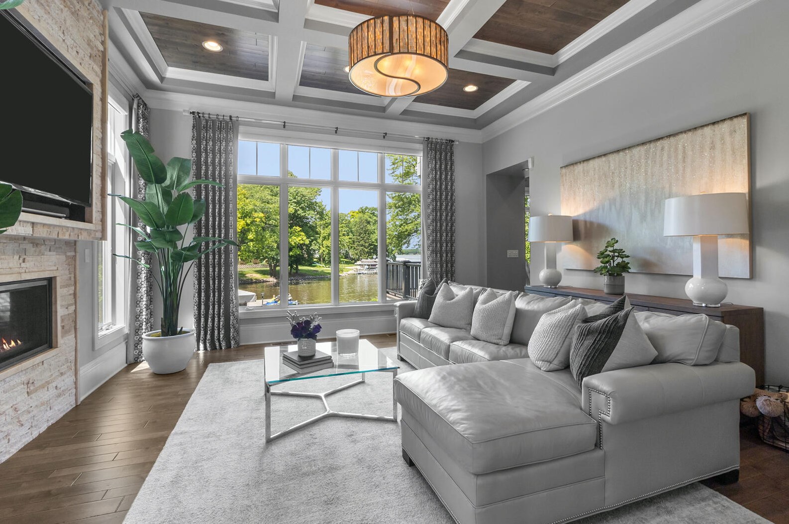 2307 Nagawicka Rd, Chenequa WI 53029-8805 exterior