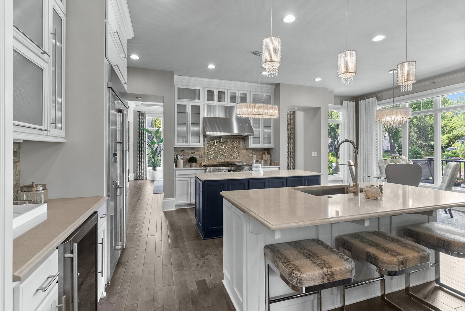 2307 Nagawicka Rd, Chenequa WI 53029-8805 exterior