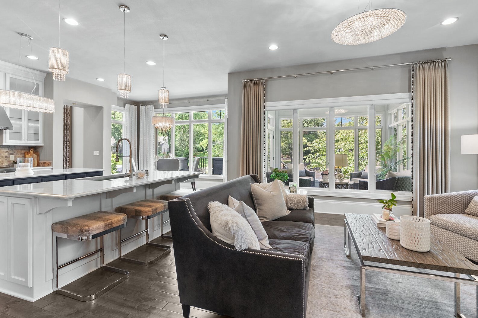 2307 Nagawicka Rd, Chenequa WI 53029-8805 exterior