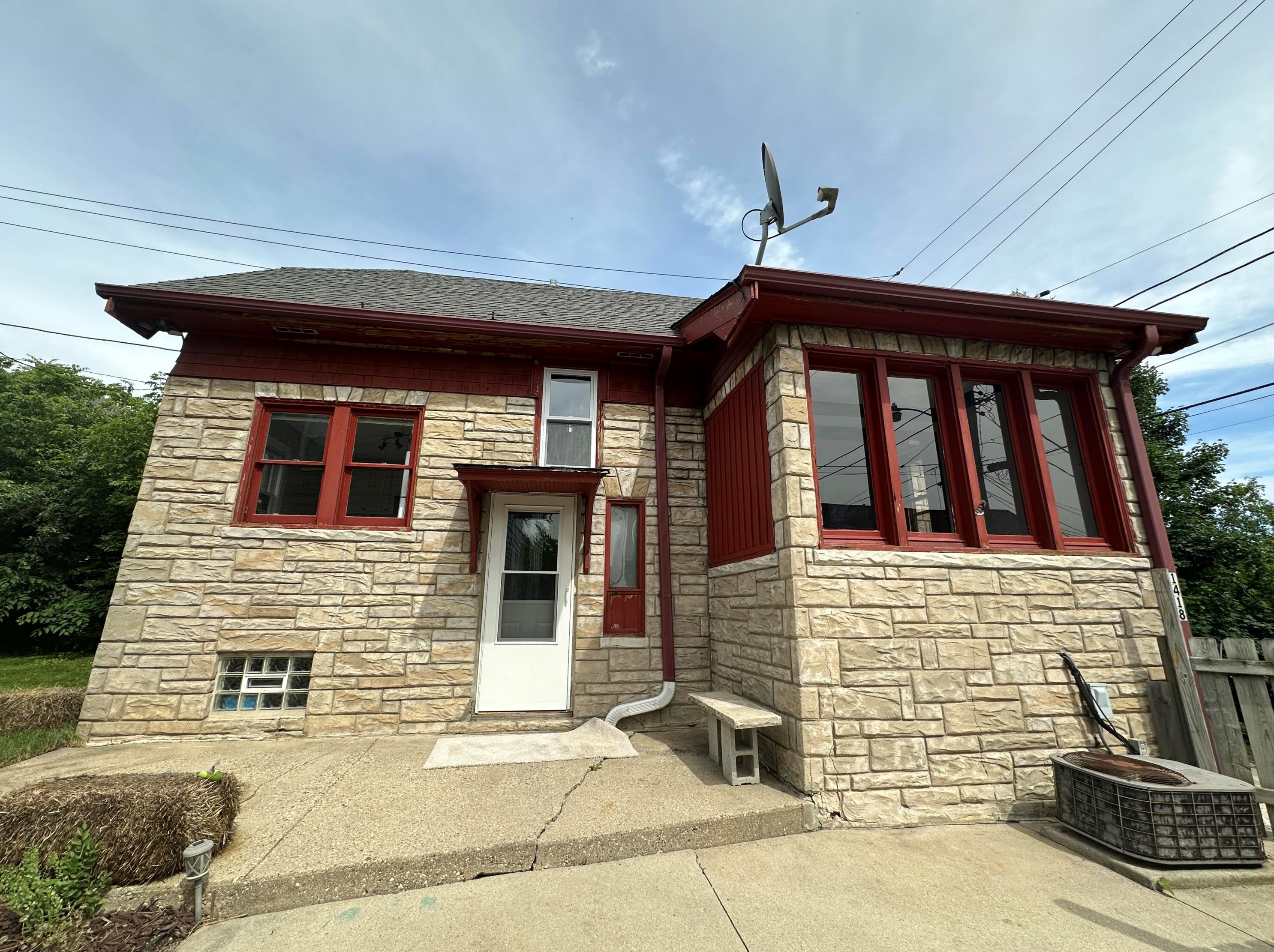 1418 N 48th St, Milwaukee, WI 53208