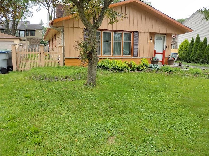 5643 25th St, Milwaukee, WI 53221-4219