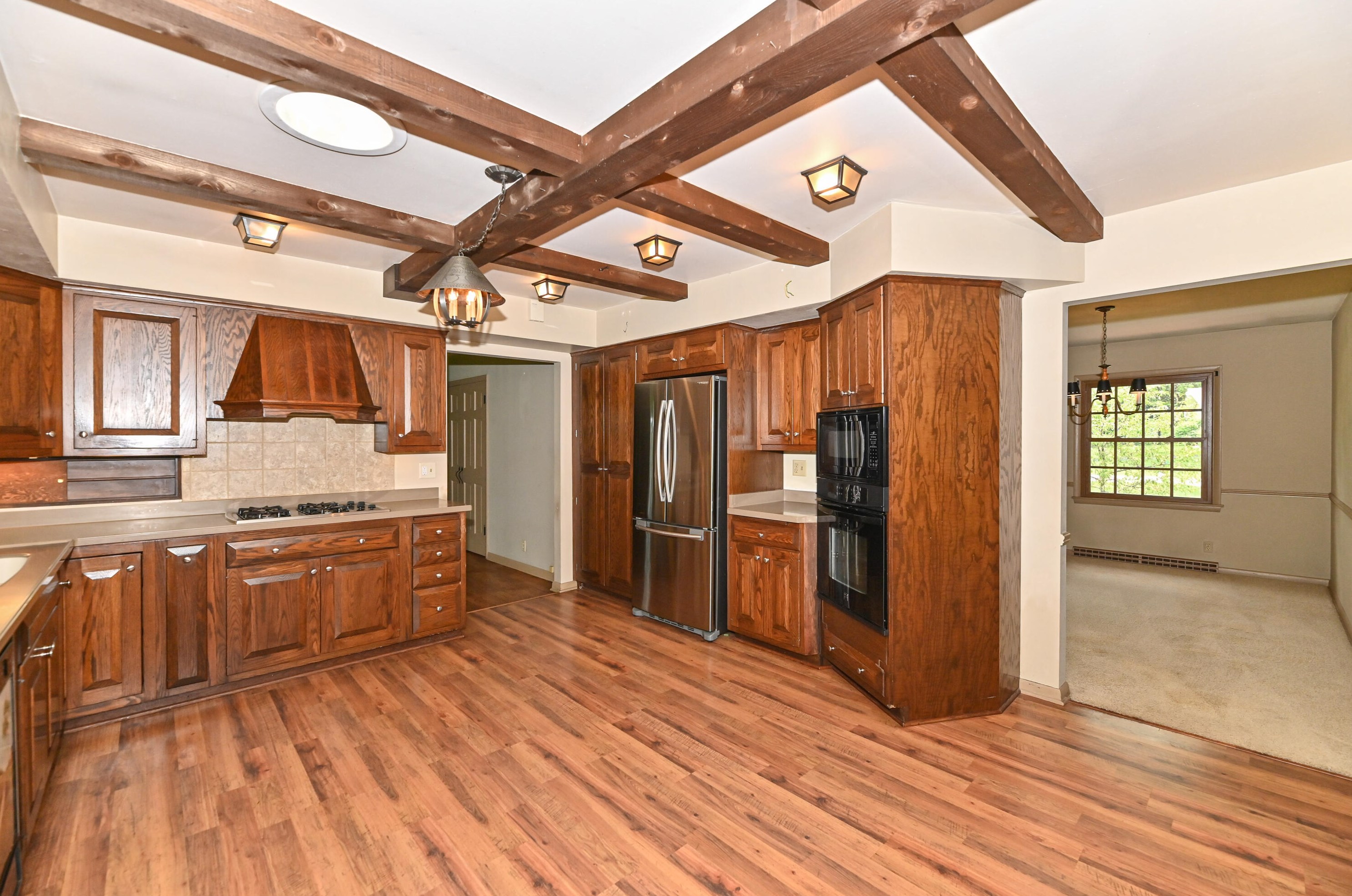 1100 Indianwood Dr, Brookfield, WI 53005