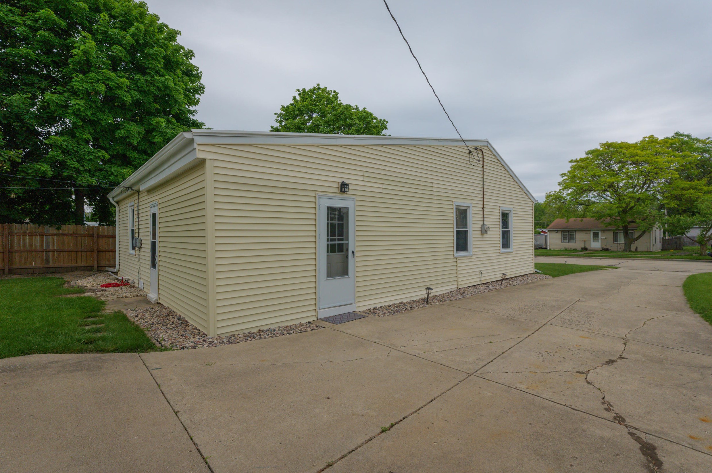 1756 Oregon St, Racine WI  53405-3636 exterior