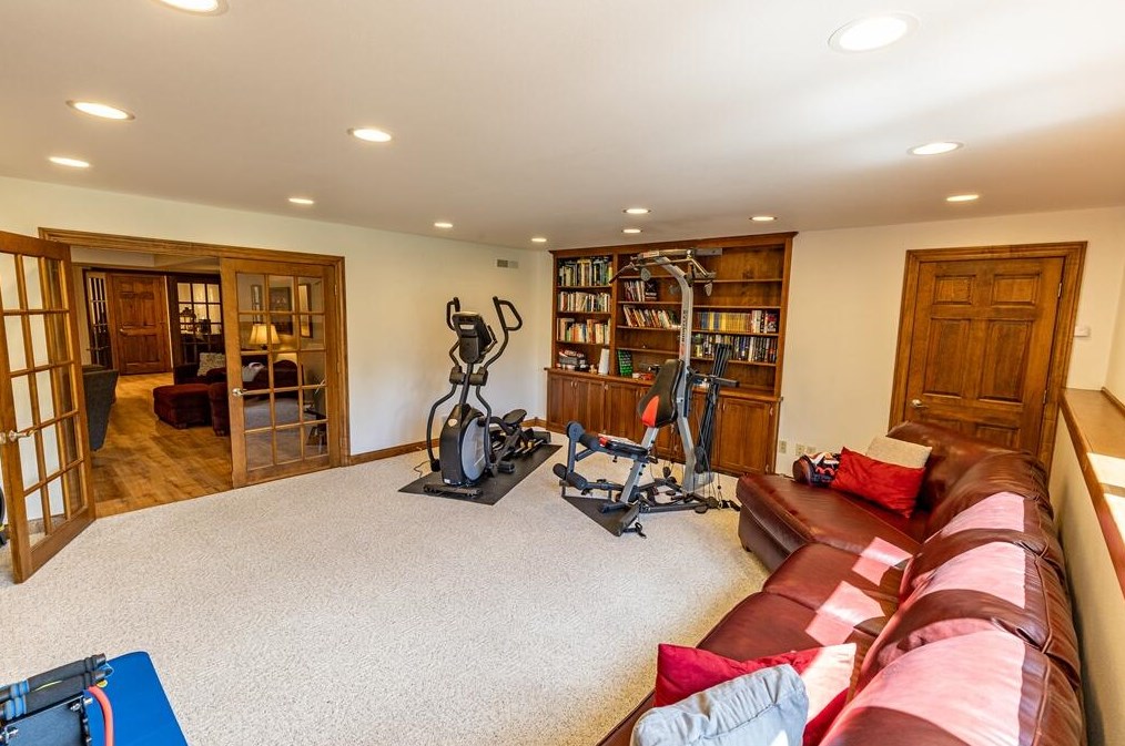 177 Maple Dr, Plymouth WI 53073-4059 exterior