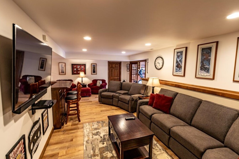 177 Maple Dr, Plymouth WI 53073-4059 exterior