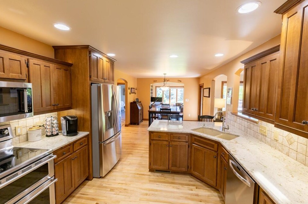 177 Maple Dr, Plymouth WI 53073-4059 exterior